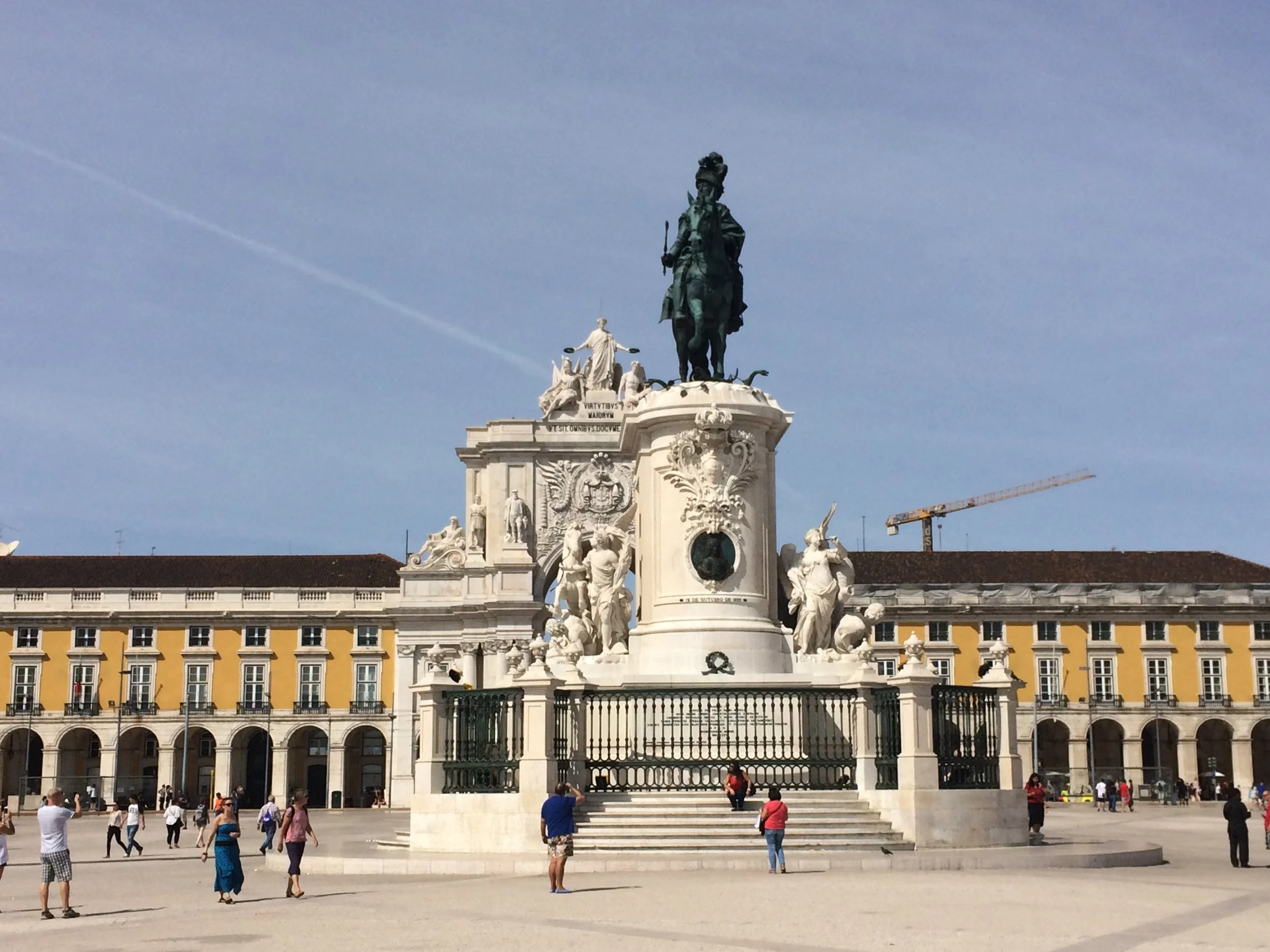 Piazza del Commercia and Rua Augusta Arch
