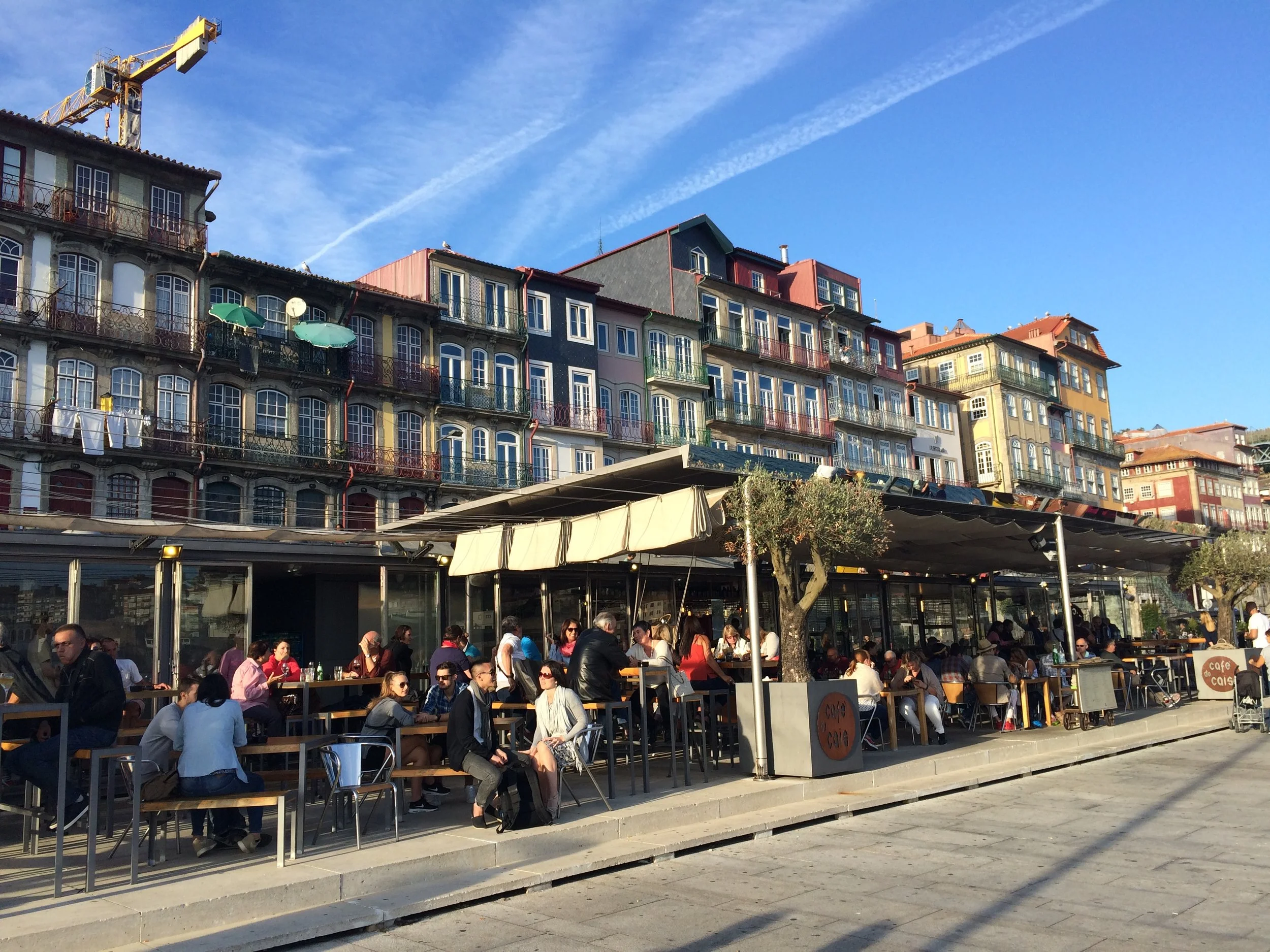 Afternoon cocktails on the Cais de Ribeira