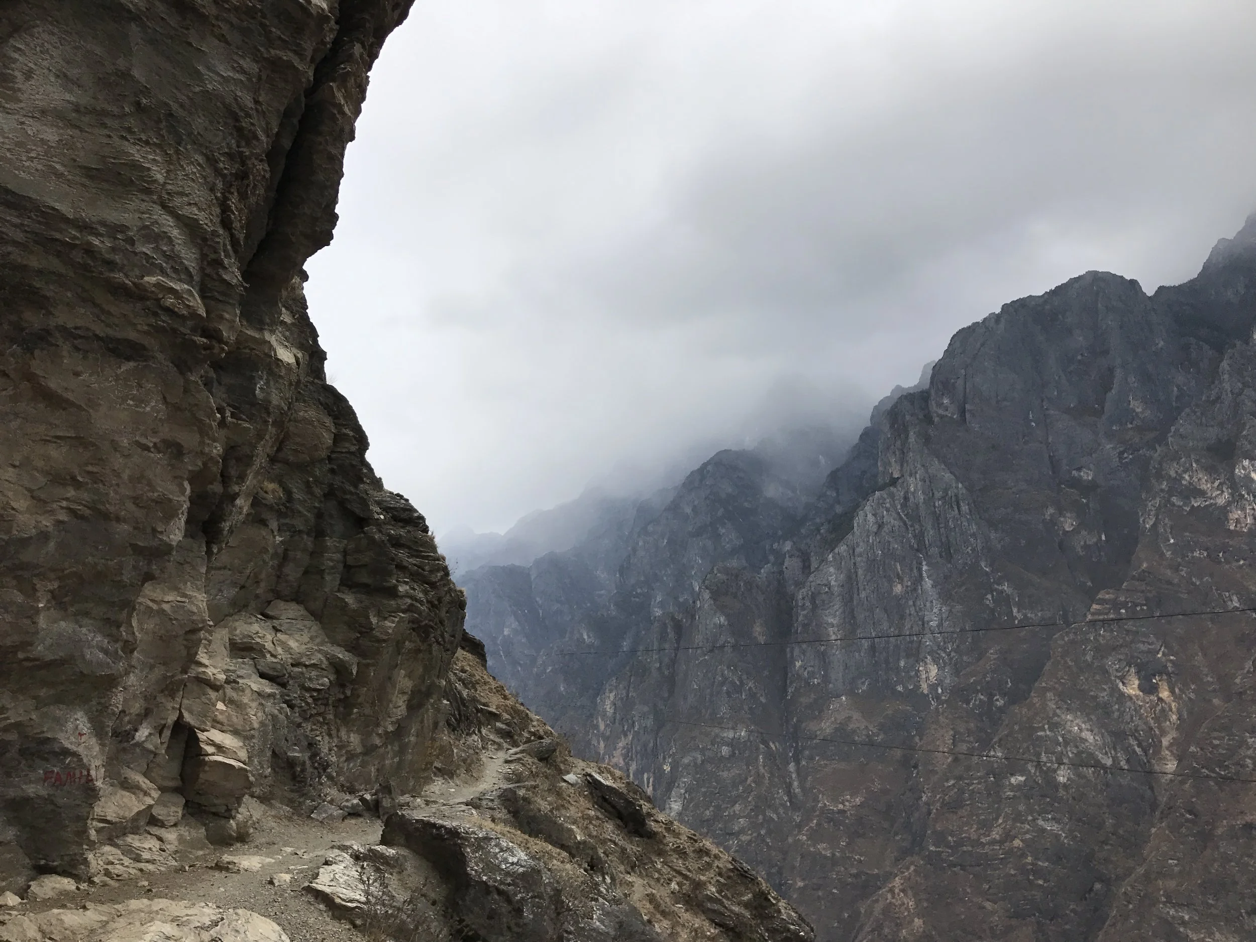 Rugged section of the upper trail near Halfway Guesthouse