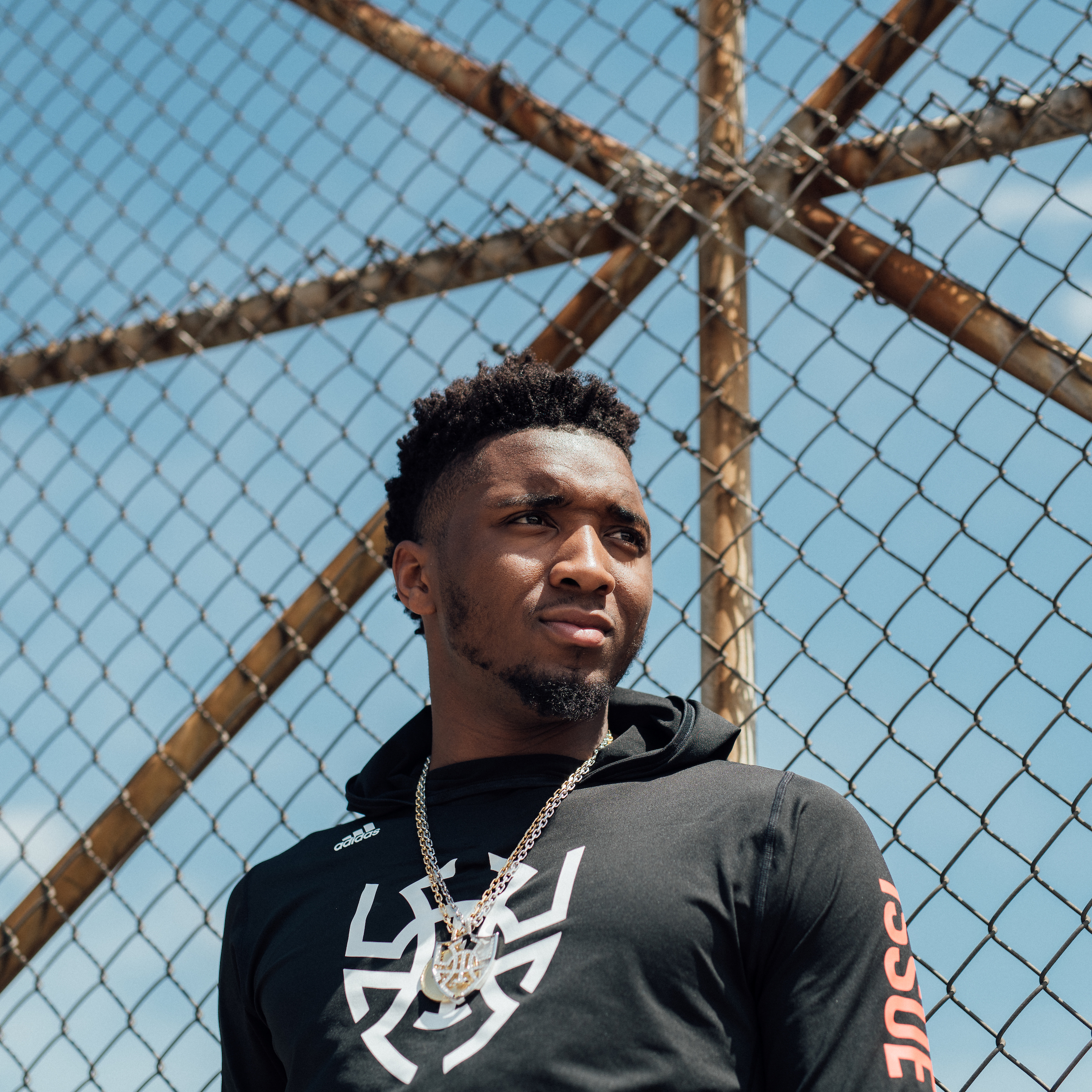 TPT190520_DONOVAN_MITCHELL_ADIDAS_SAM7499_1X1.jpg