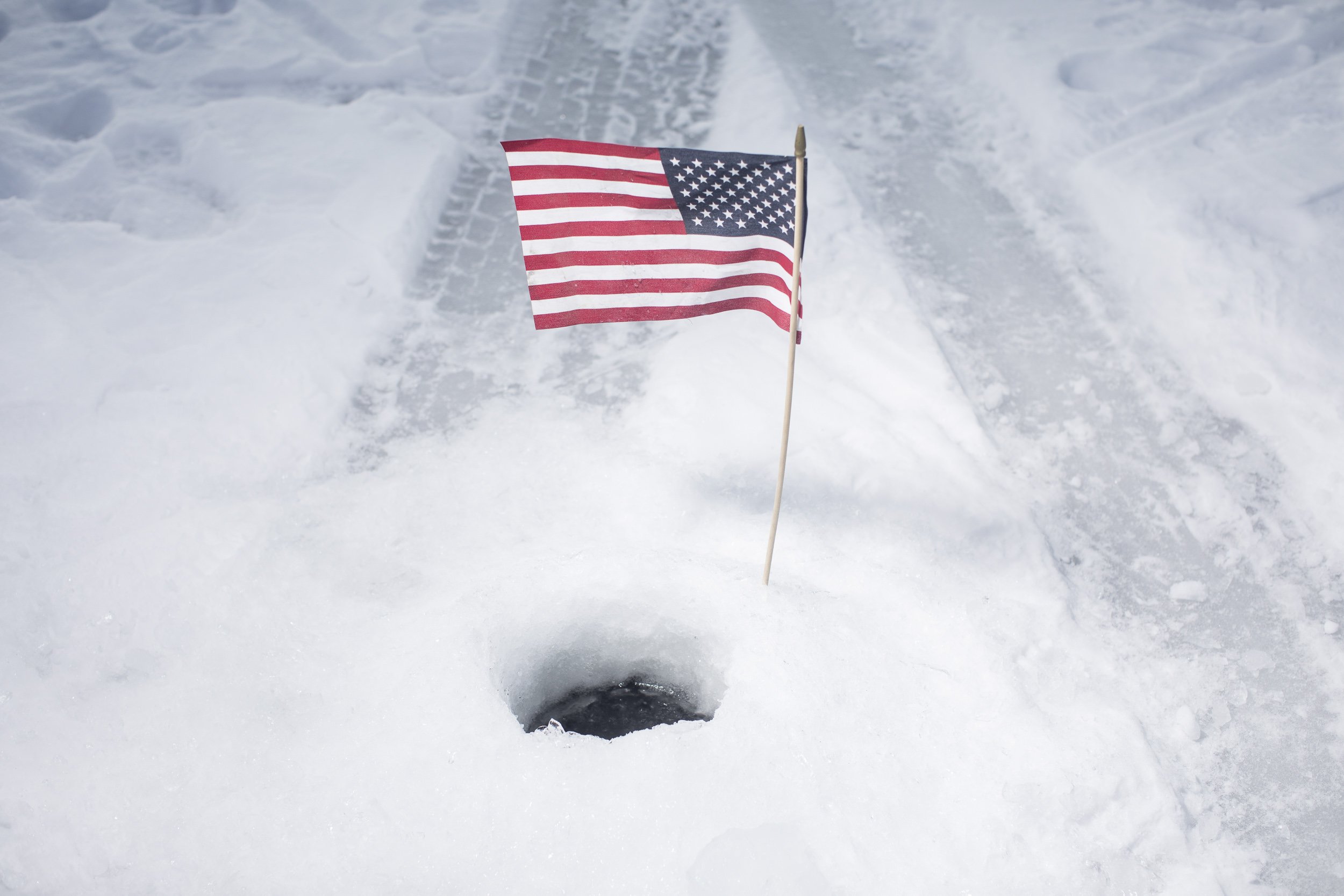 MinnesotaIceFishing_03.jpg