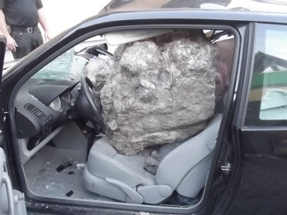 rockhitcar.jpg