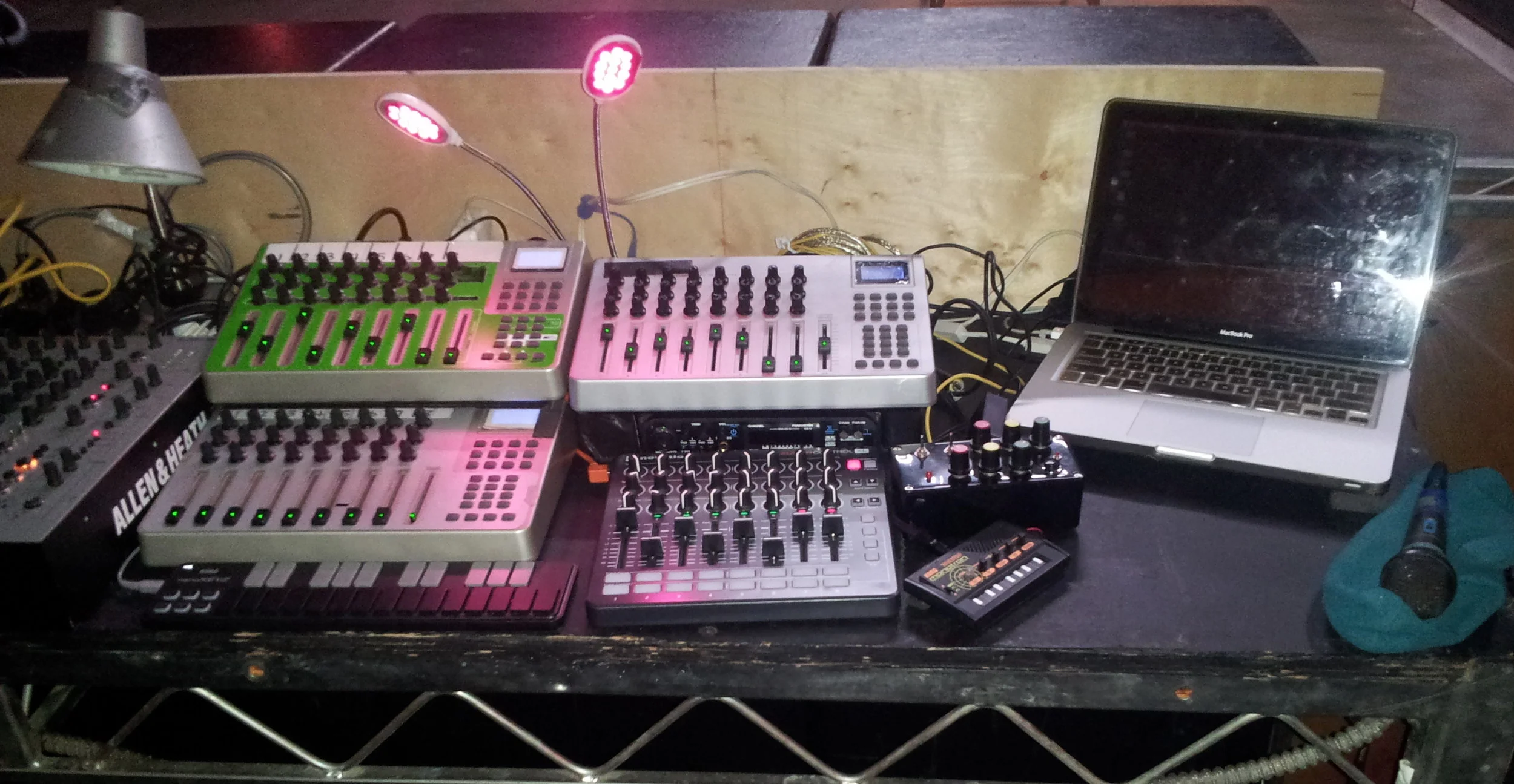 michael red - livePA set up (newest)2.jpg