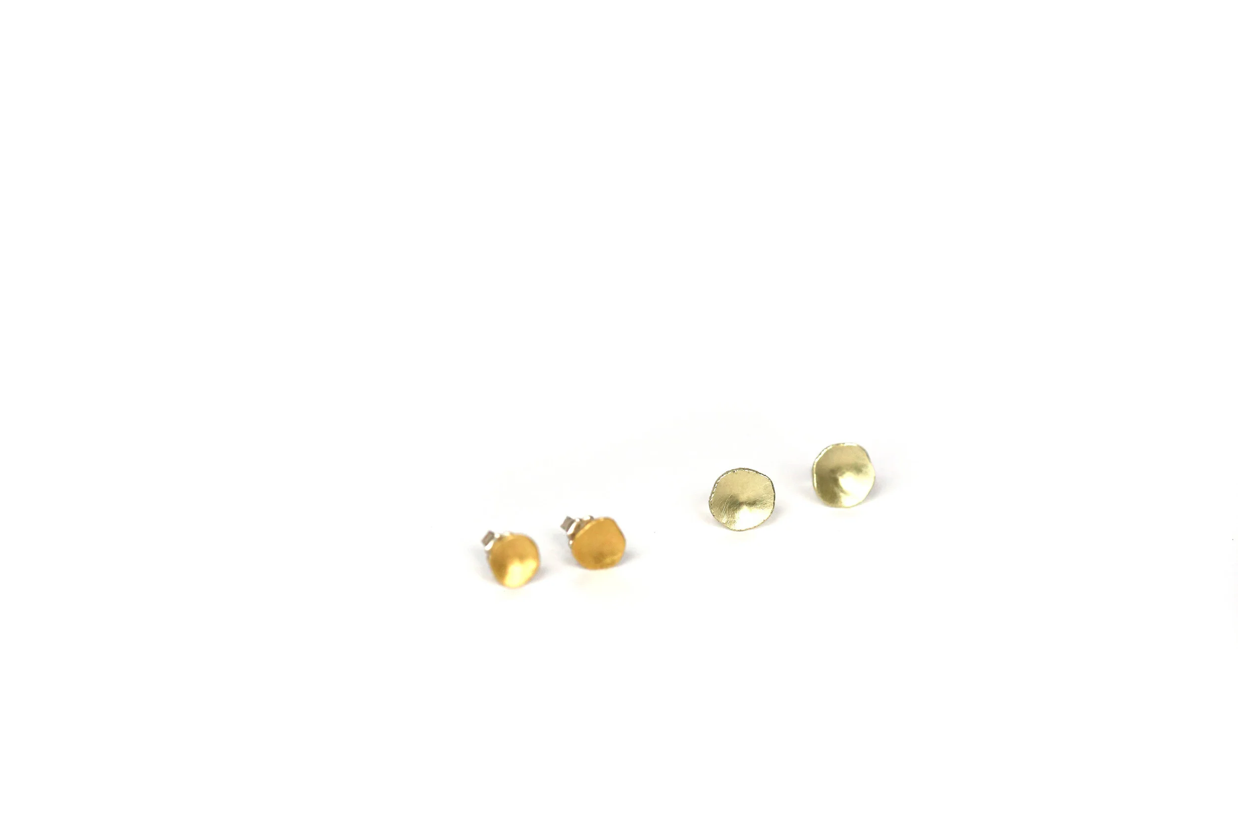 BrittaKauppila-gold-stud-earrings-golddrop-puddleearrings.jpg