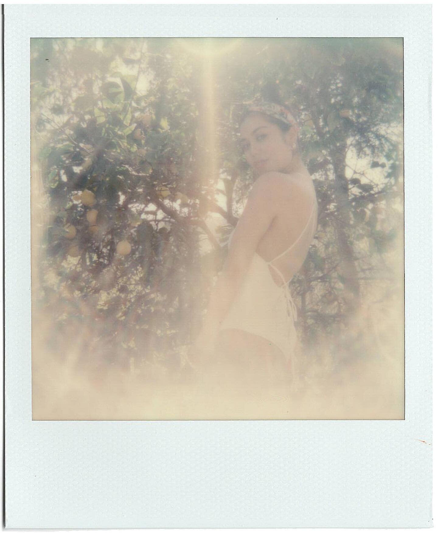 Found some old polaroids of @hellovee93 ☀️🌿 #polaroid