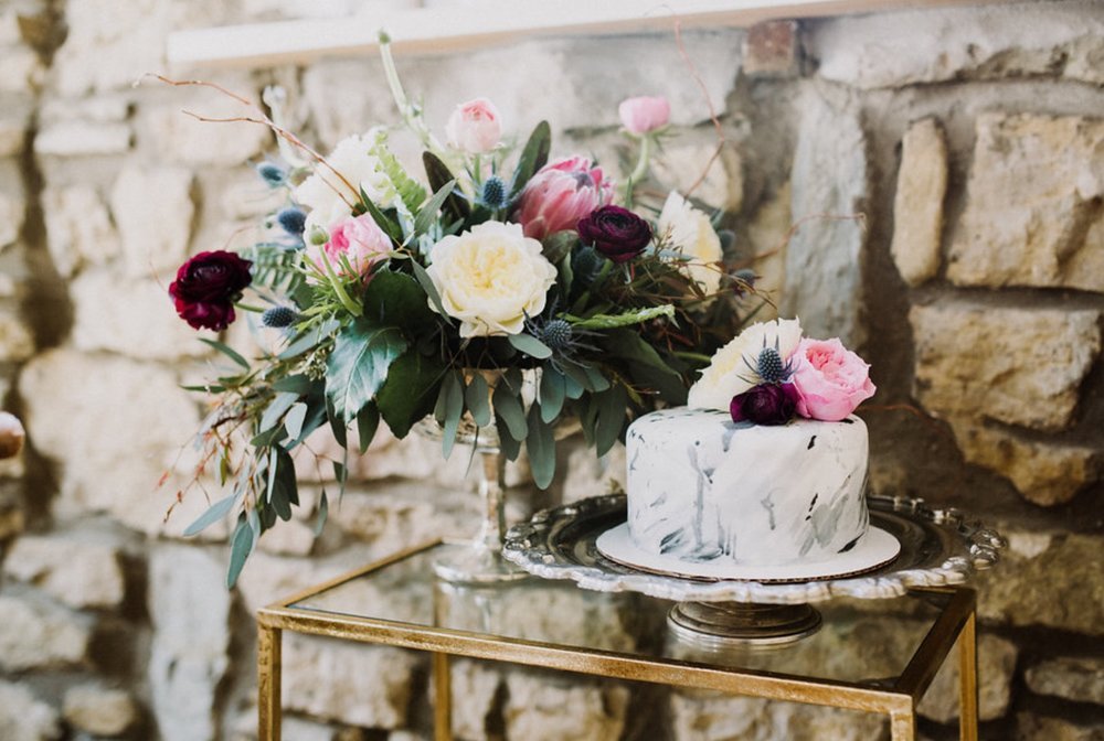 wedding-centerpiece-cake-flowers.jpg