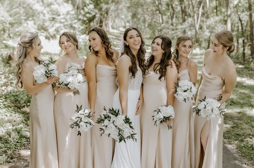 white-greenery-bridesmaid-bouquets.jpg