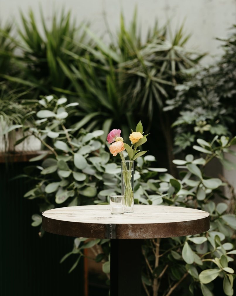 bright-cocktail-vase-arrangement.jpg