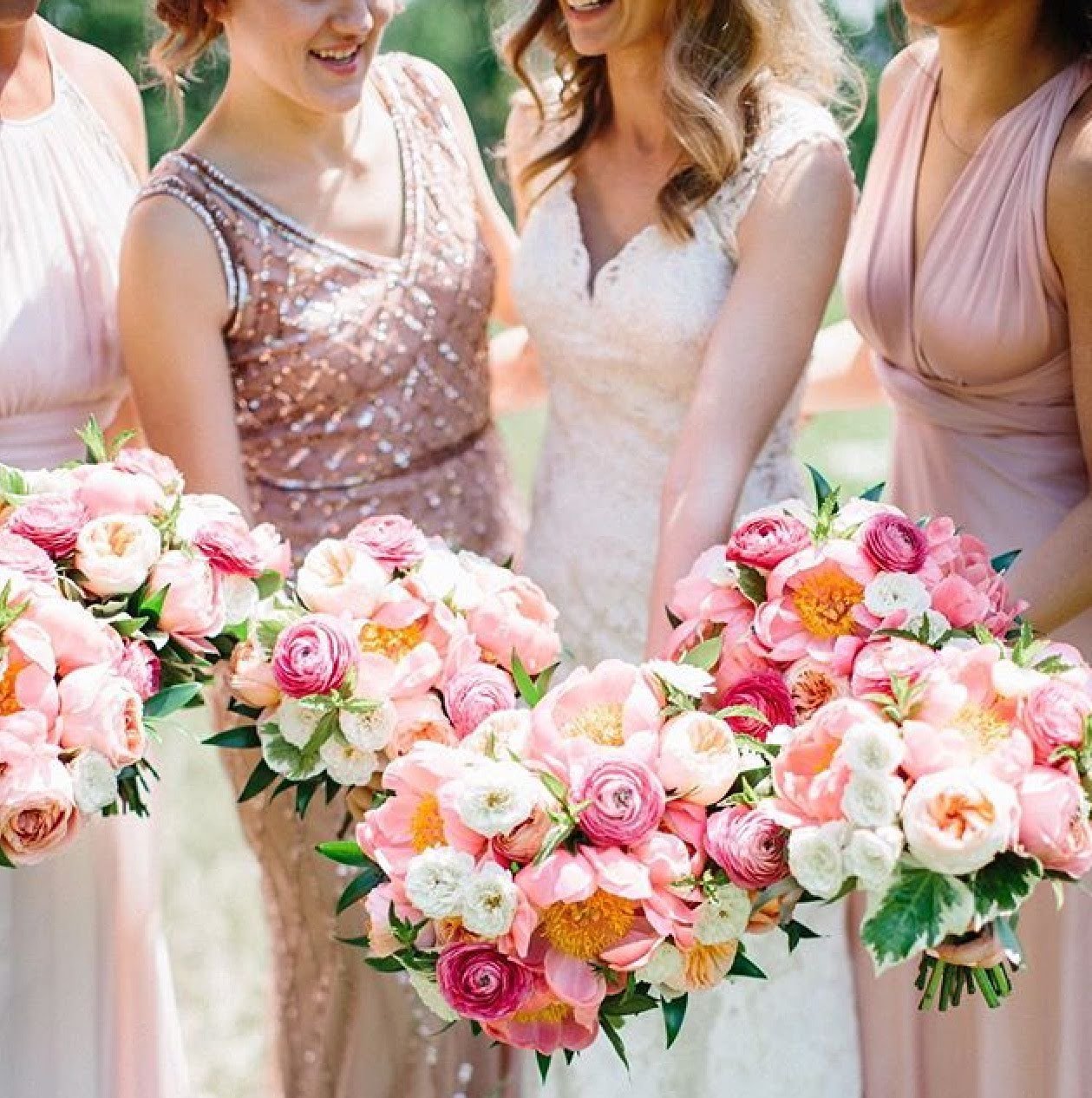coral-pink-wedding-bouquets.jpg