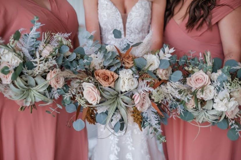 pampas-eucalyptus-wedding-bouquets.jpg