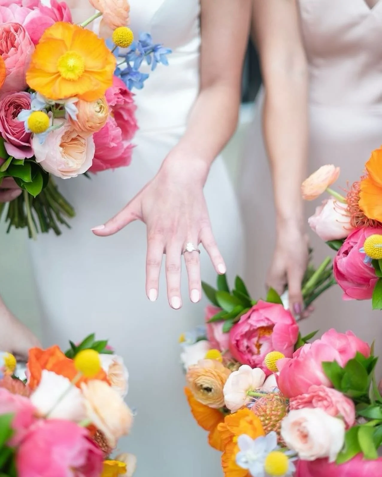 I was excited to see photos from this bright, fun, colorful wedding, but what I didn&rsquo;t expect were these two photos that weren&rsquo;t like any I normally see. Such fun, different perspectives! The second one is an instant grin 😂
