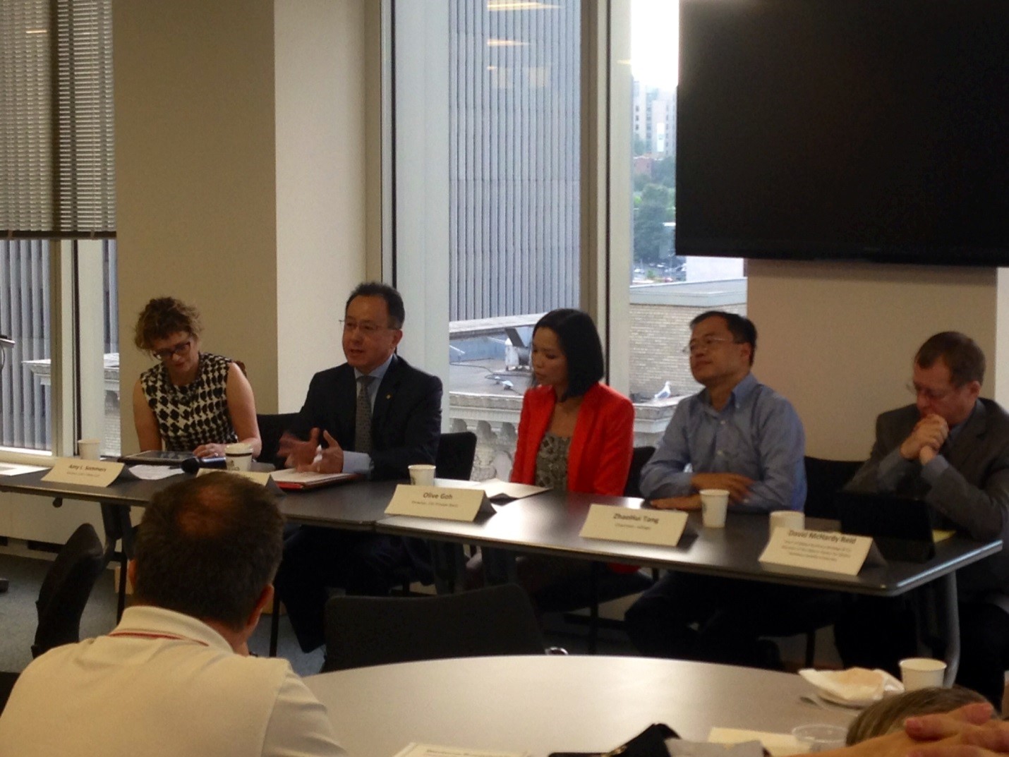 Above & Below: More than three dozen thought leaders converged at a roundtable discussion last week with the Washington State China Relations Council to discuss the likely effects of recent market turbulence in China