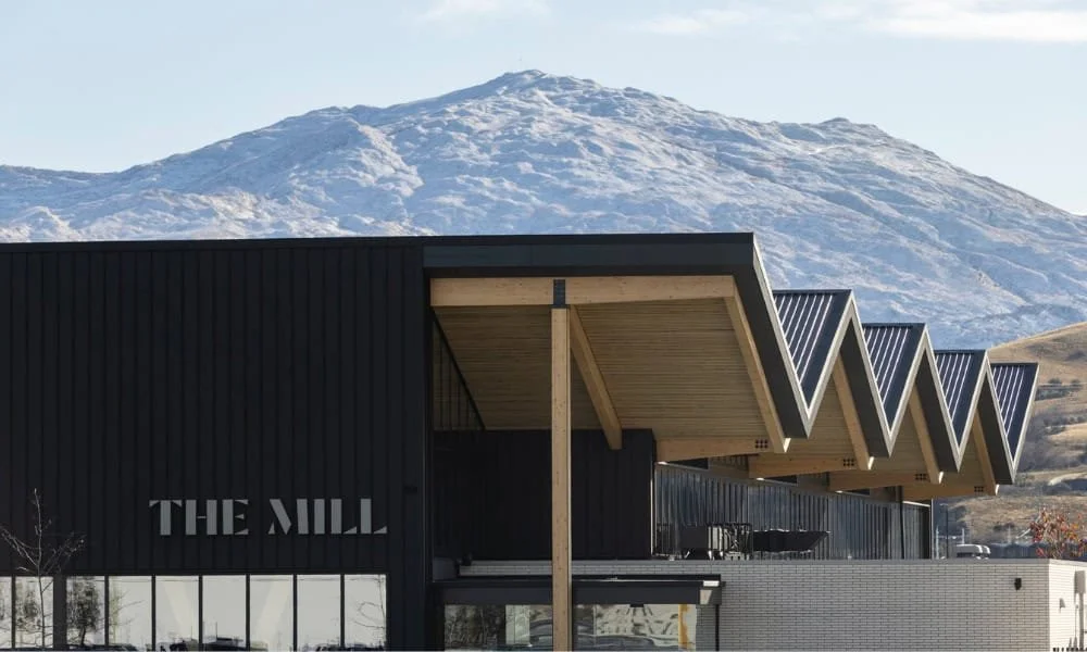  THE MILL  When gold was first discovered in North Otago in the 1860’s, it had an enormous effect on the region. The gold rush led to the establishment of businesses, amenities and infrastructure, laying the foundation for Queenstown’s growth and the