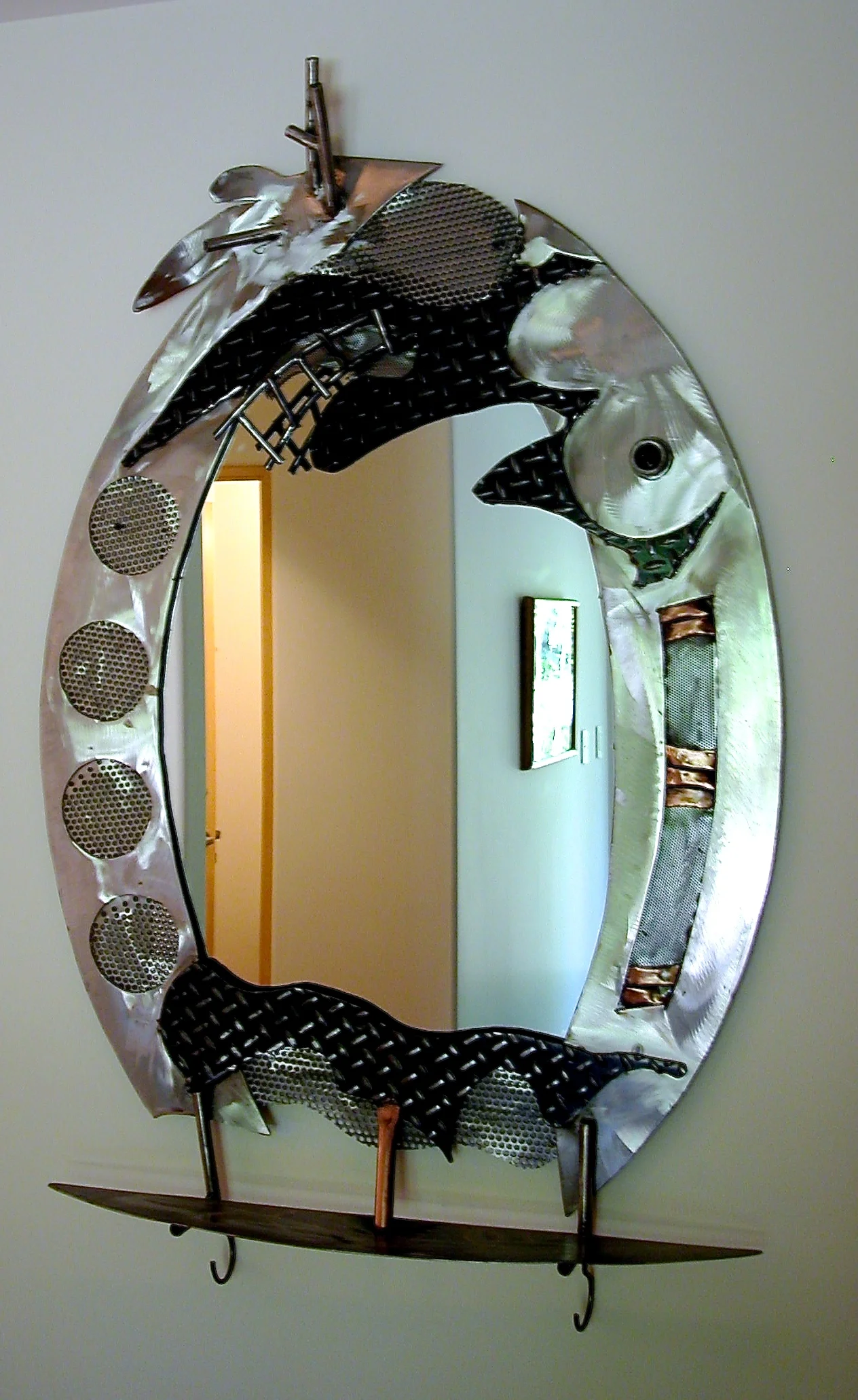 LARGE MIRROR WITH SHIEF