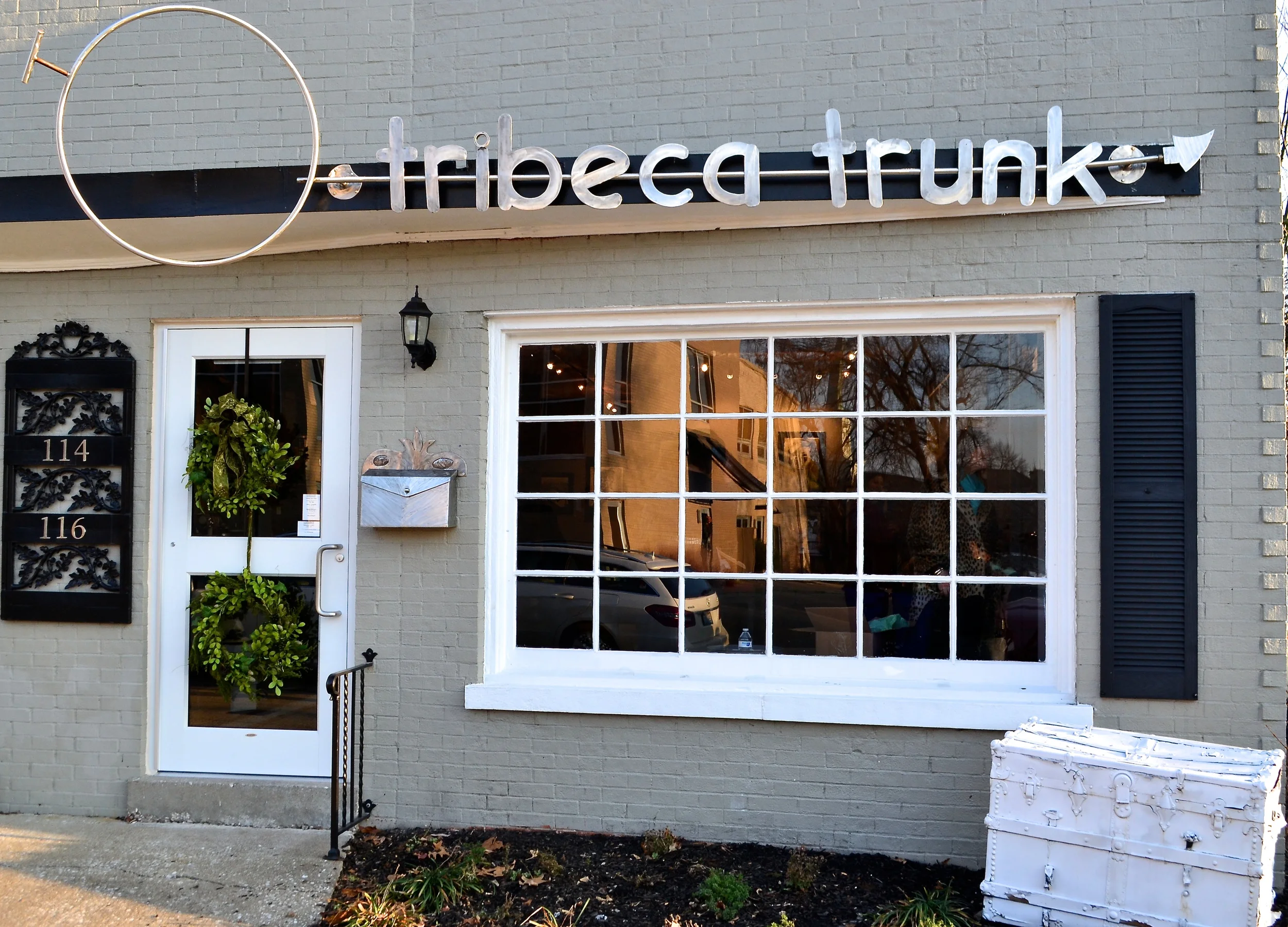 STOREFRONT SIGN AND MAILBOX