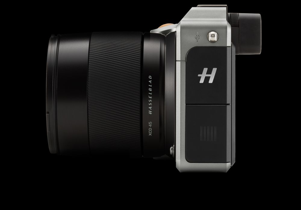 Check out how slim the X1D is! 