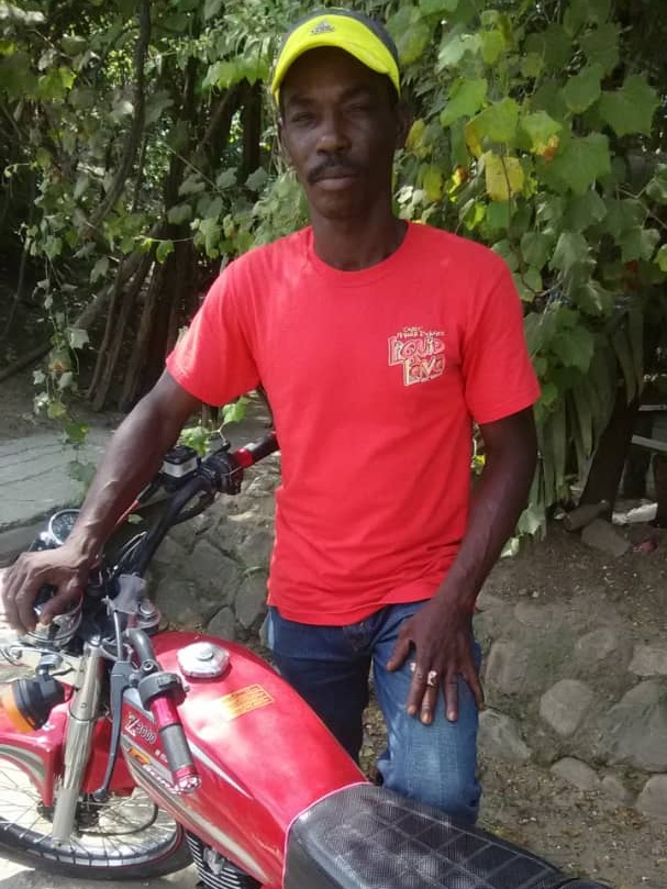 Adruin+%28Edwin%29+and+his+new+motorcycle.jpg