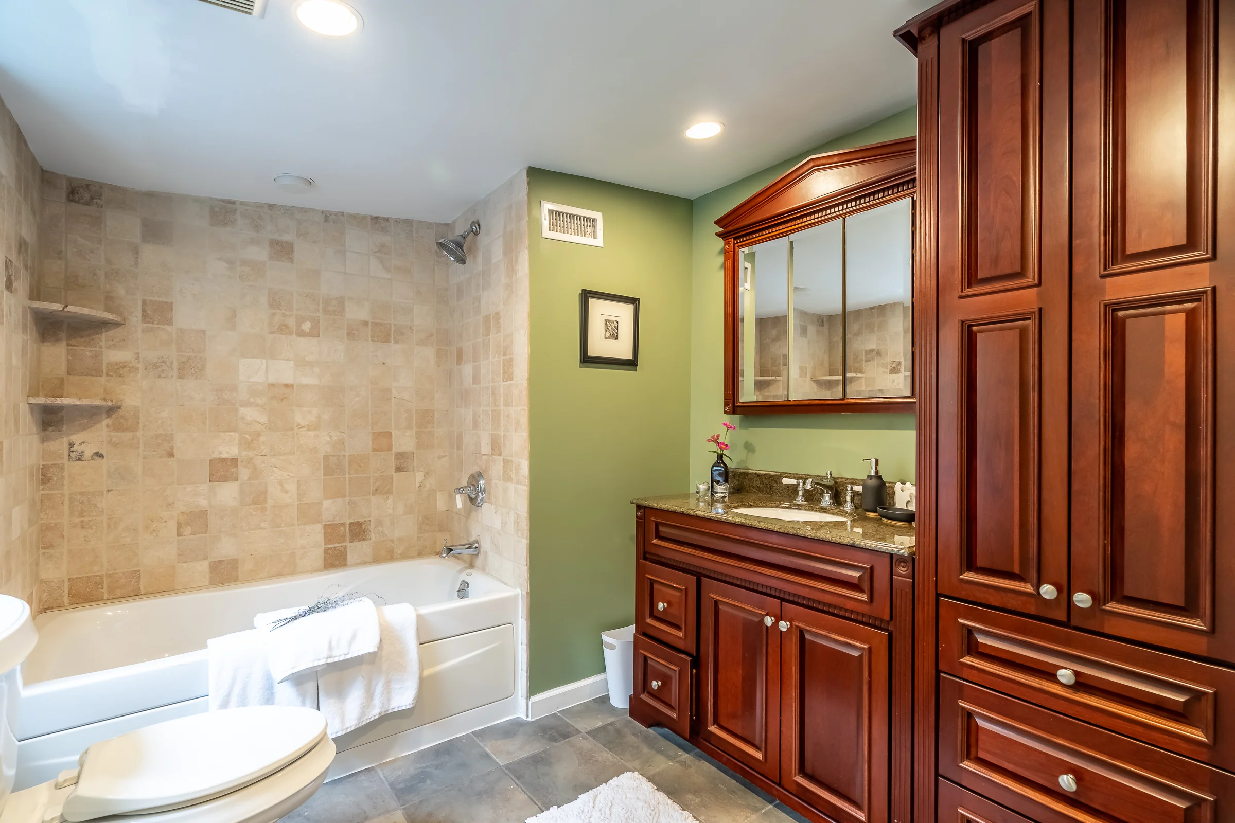 1920 Catharine St-10.jpg