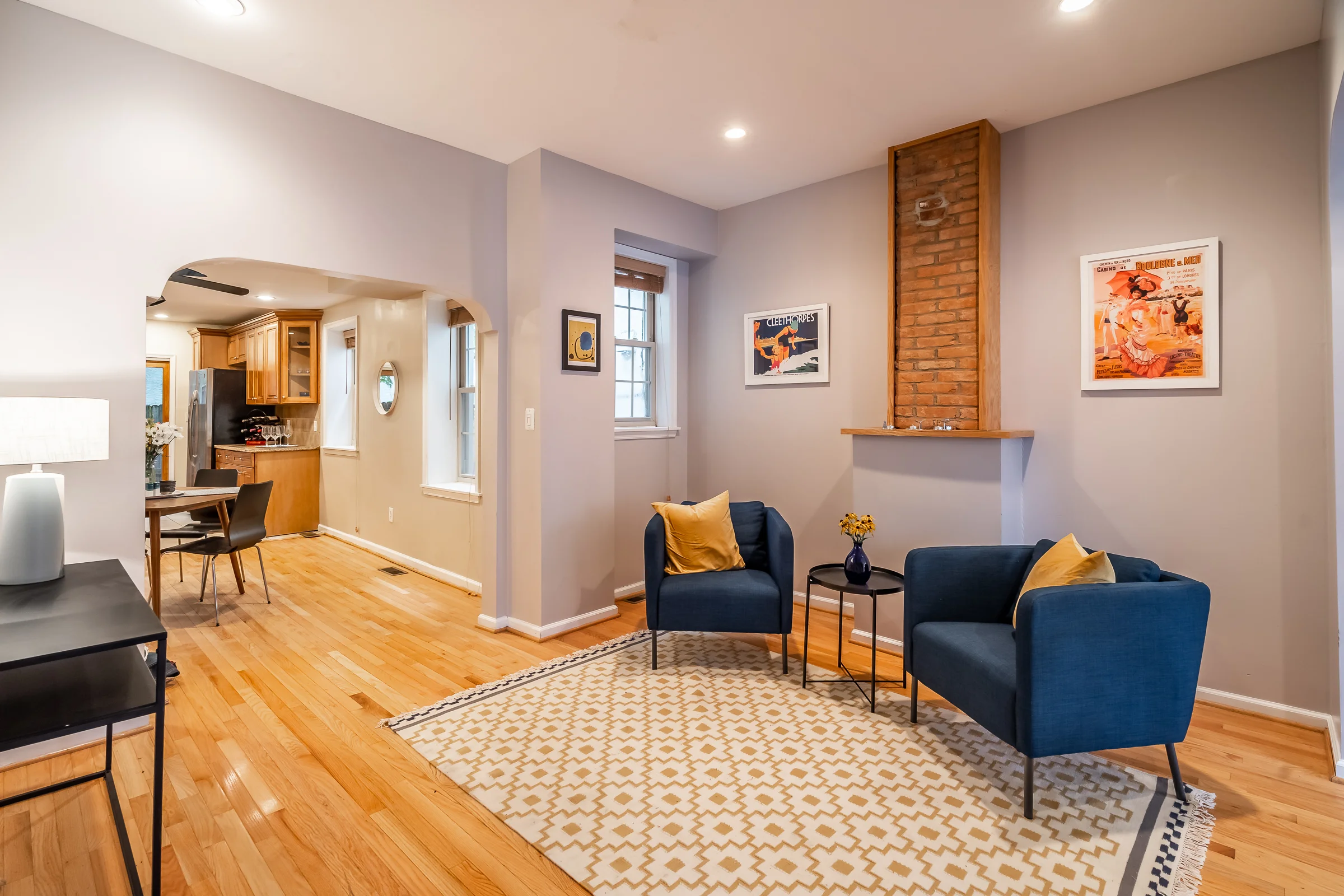 1920 Catharine St-20.jpg