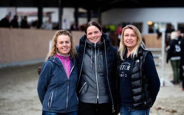 Gitte A med EORs 2 beridere Gunnild og Sanne.jpg