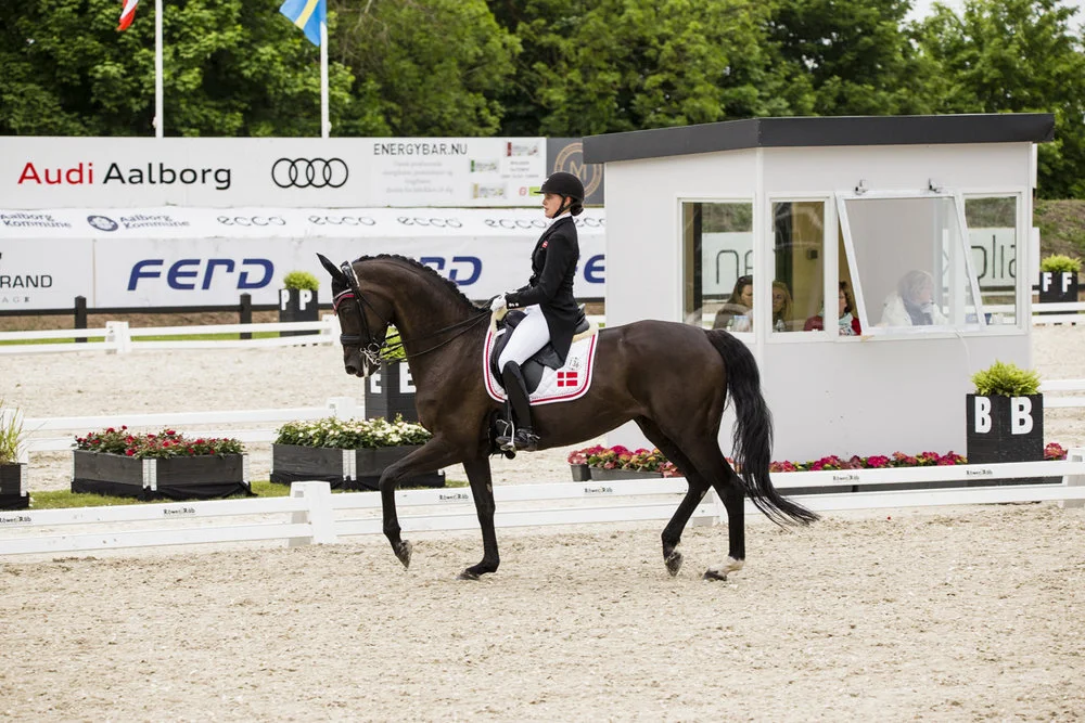 Fabienne og Victoria Vallentin