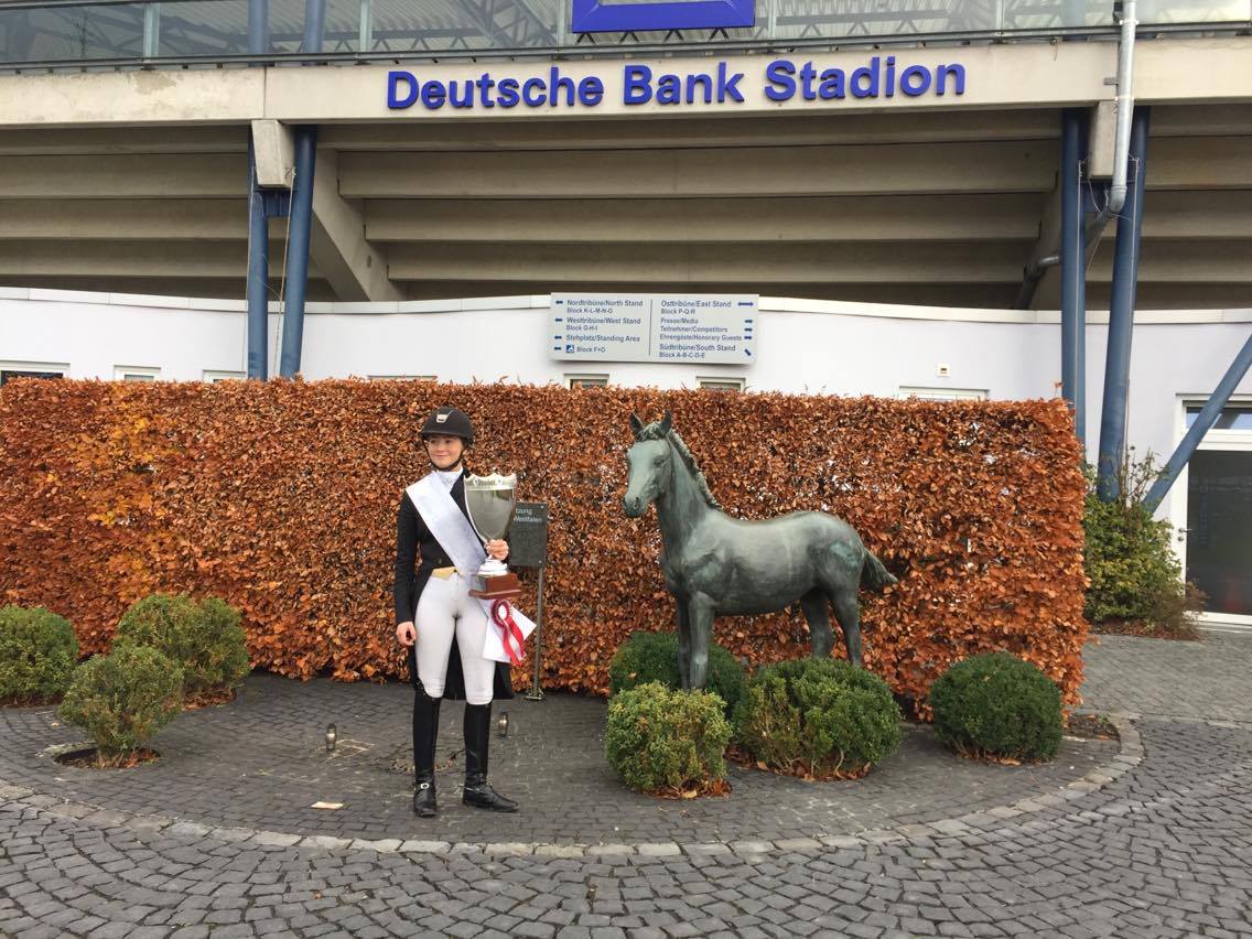 Karoline Rohmann med hendes 1. succes på Deutsche Bank Stadion i Aachen