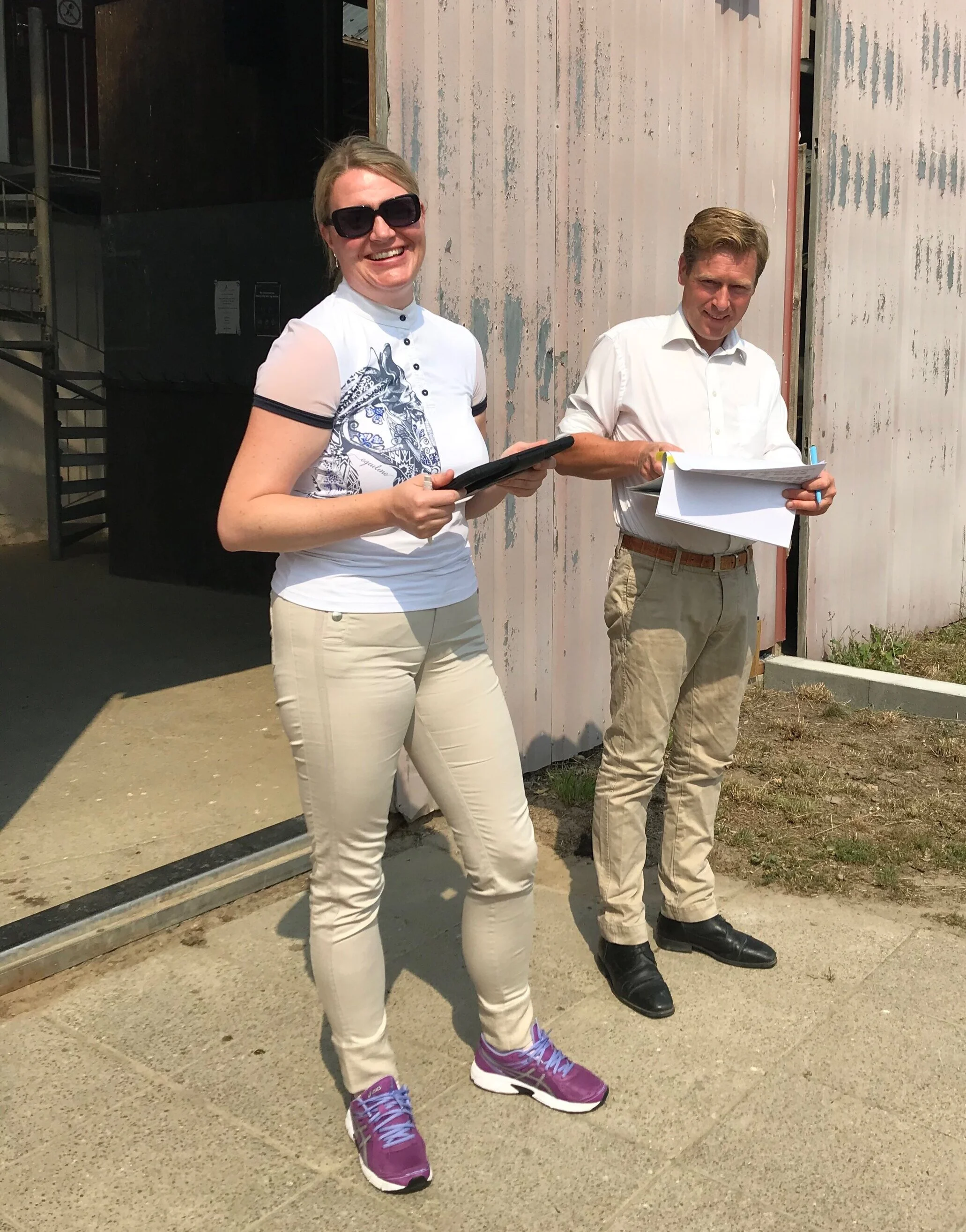 DV dommerne Laura Nørskov Juul og Ole Dall var klar til dagens kåring og følskue på Bornholm