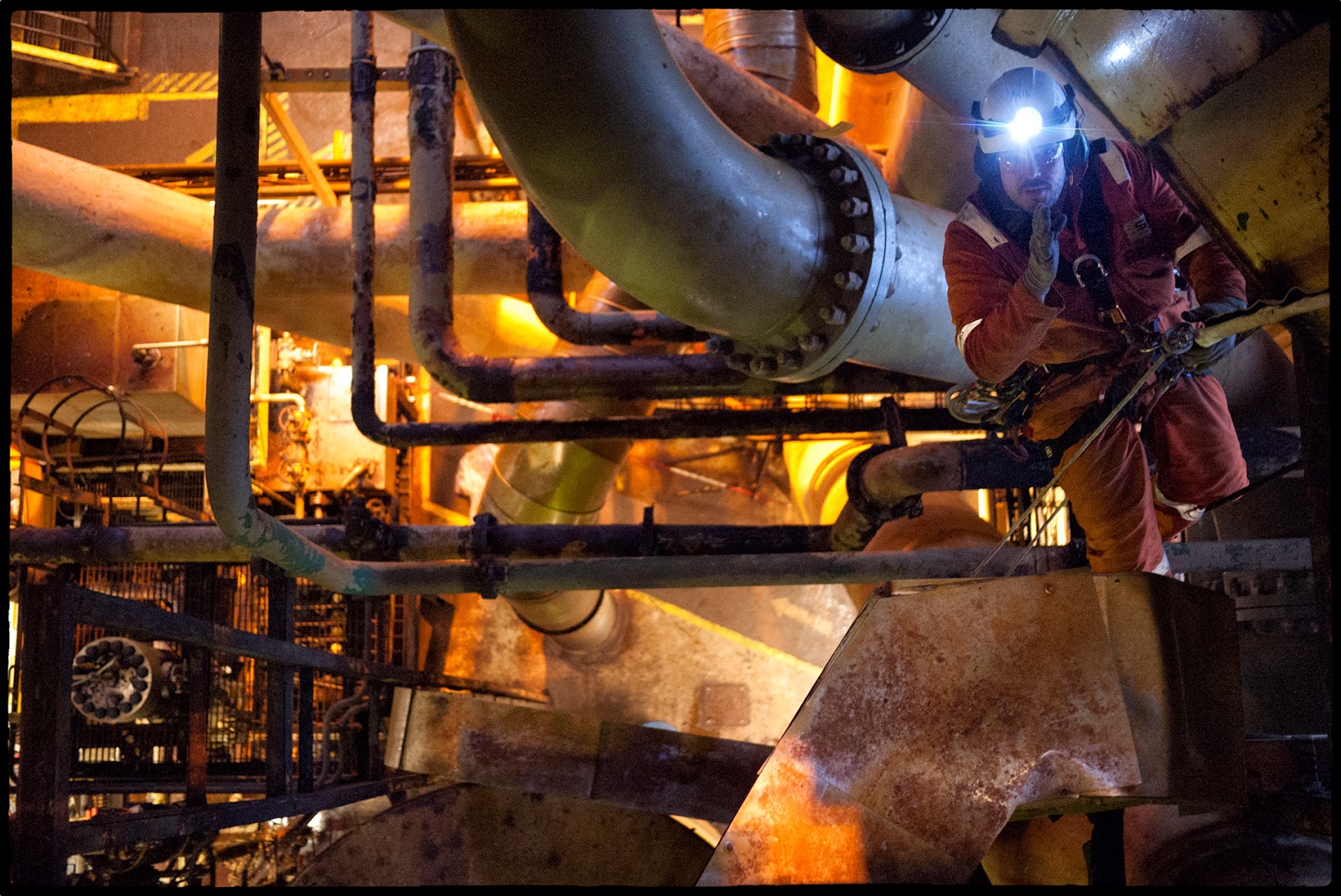 02%2BLee%2BRamsden%2Bphotography%2Bconsrtuction%2Bconstructing%2Bdusk%2Bfeatured%2Bharness%2Bheadlamps%2Bhelmet%2Bhorizontal%2Bindustrial%2Bindustrial%2Bdetail%2Bindustry%2Binterior%2BIRATA%2Bjournalism%2Blife%2Bstyle%2Bnorth%2Bsea%2Boil%2Brigs%2Bone%2Badult%2Bman%2Bonly%2Boveralls%2Brope.jpg