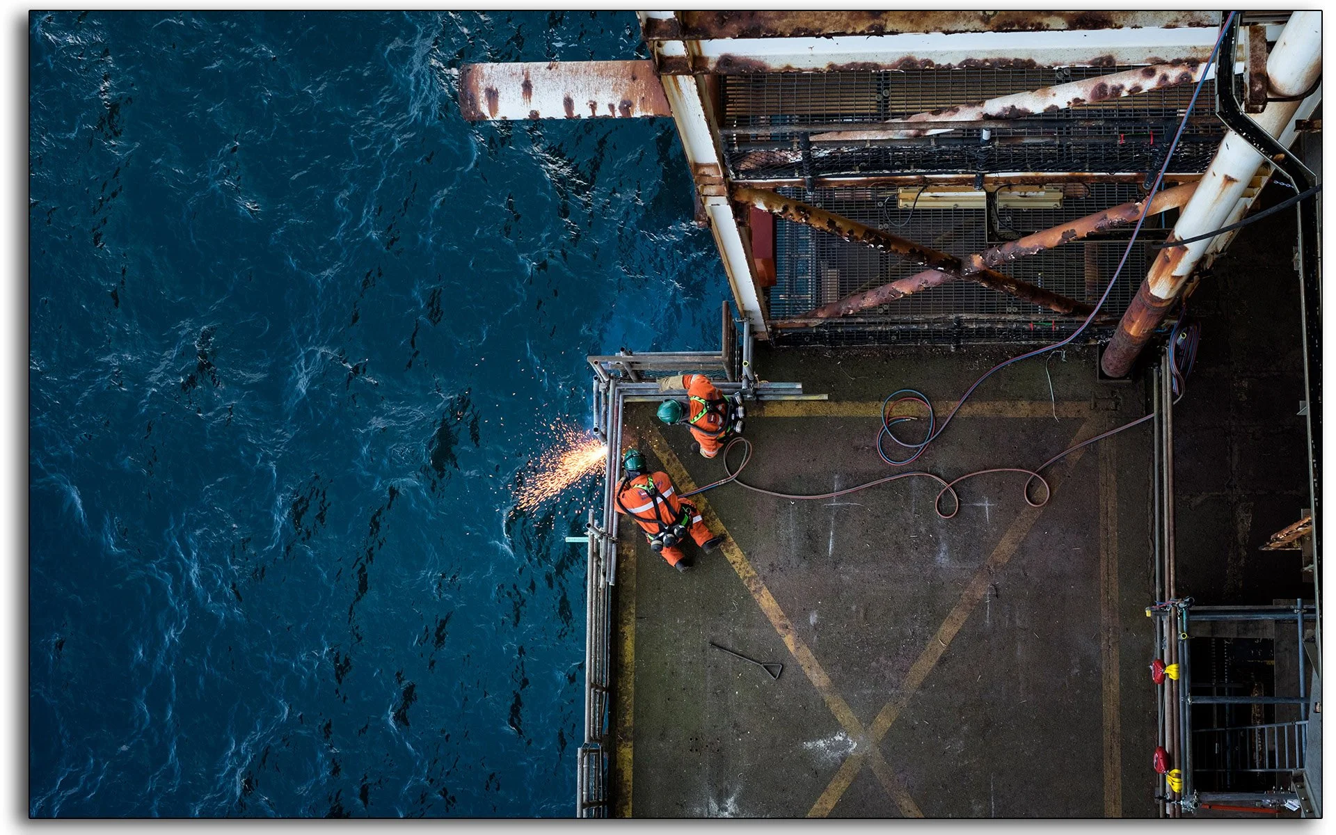 14-Rig-burning,-welding,-oxygen,-acetylene,-cutting,-BP-Miller,-Decommissioning,-industrial,-removal,-Saipem,-Petrofac,-BP,-Lee-Ramsden,-hotwork-01.jpg