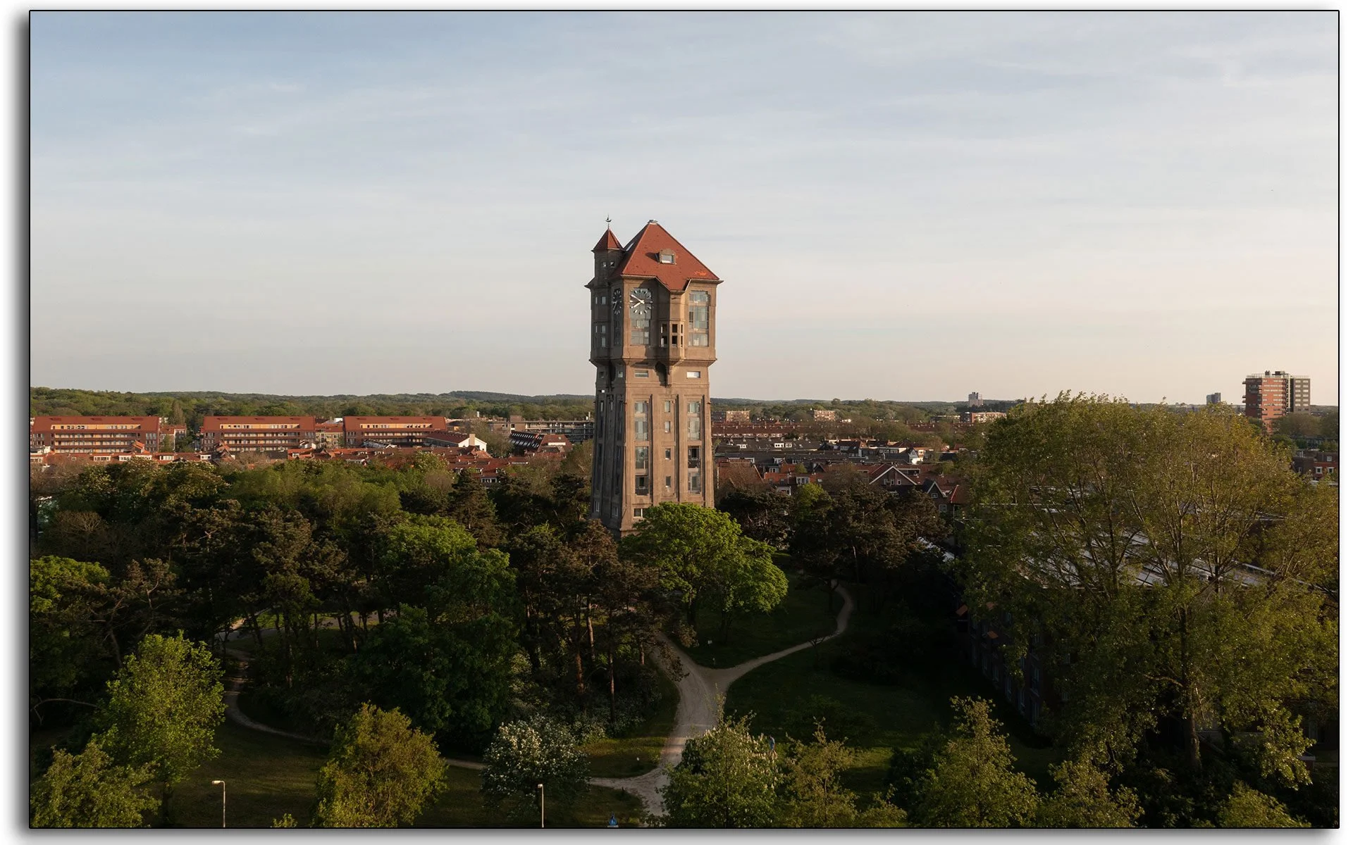 IJmuiden-Netherland-water-tower-Watertoren-te-Ijmuiden.jpg