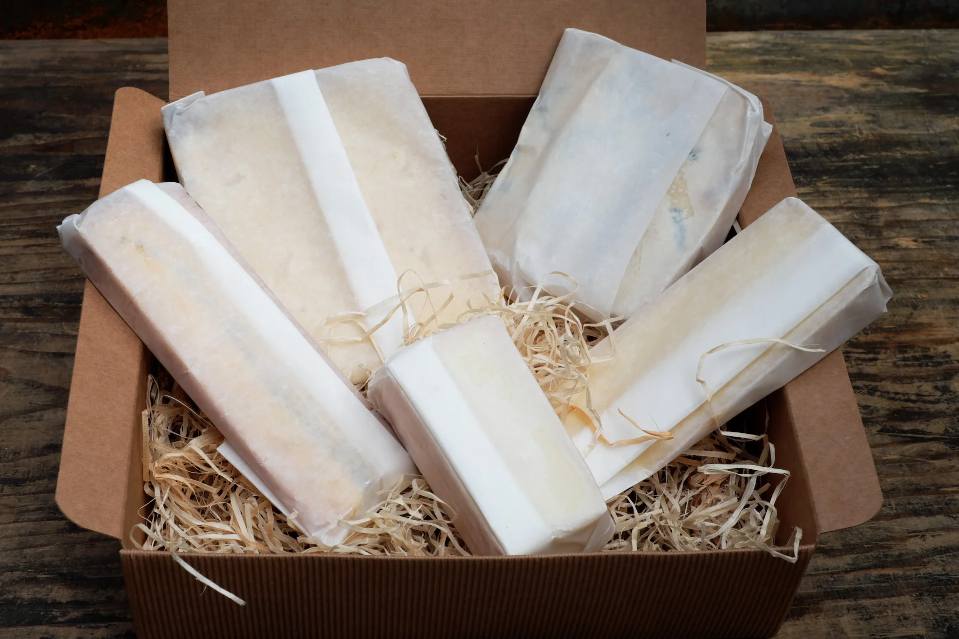 small_cheese_selection_box_2.jpg