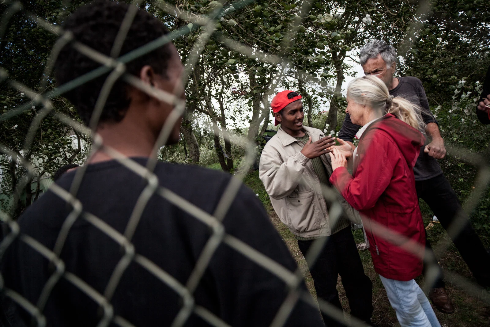 Reportage à Calais en août et septembre 2014 sur la situation des migrants à Calais, alors qu'aucun centre d'accueil n'était construit. Publié dans L'Humanité et La Vie.