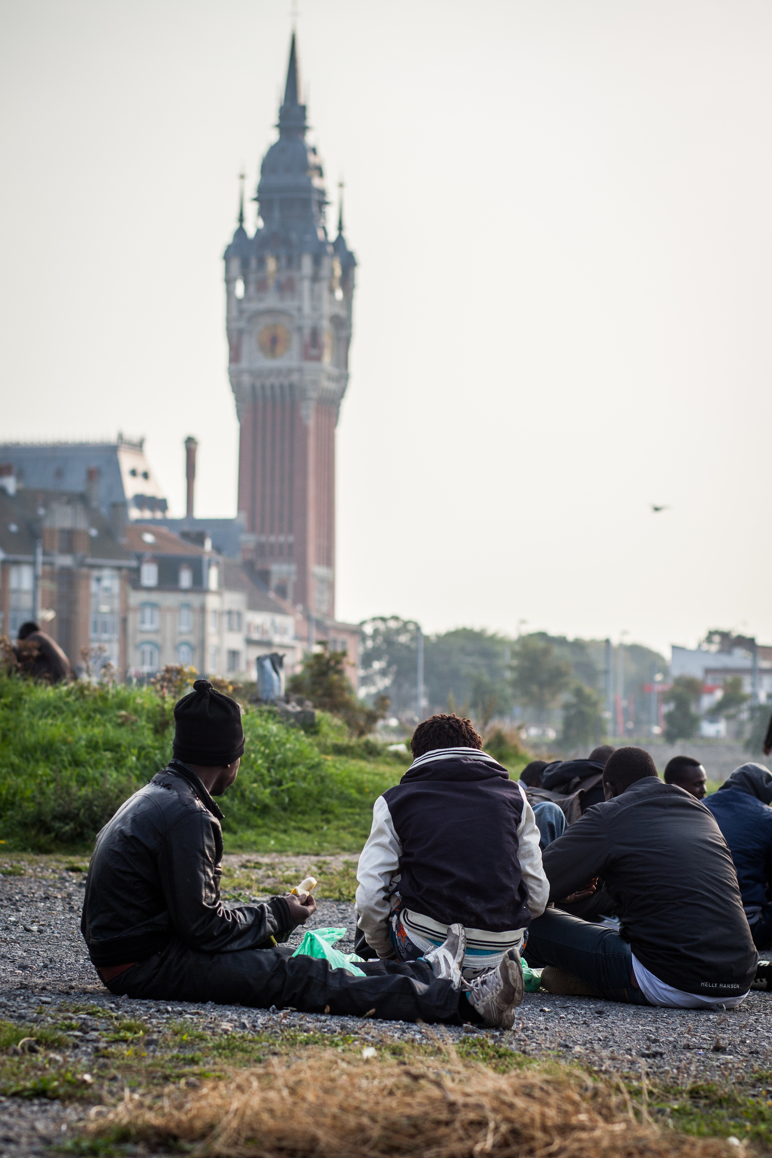  Reportage à Calais en août et septembre 2014 sur la situation des migrants à Calais, alors qu'aucun centre d'accueil n'était construit. Publié dans L'Humanité et La Vie. 