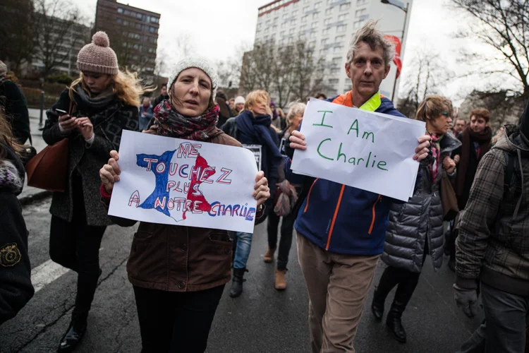 Reportage sur la manifestation de soutien national, suite à l'attentat perpétré à Paris dans la rédaction de Charlie Hebdo. Lille, 10 janvier 2015. 40 000 personnes. Publié sur le site de dailynord.fr