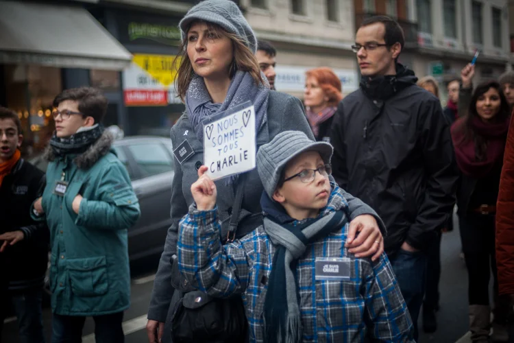 Reportage sur la manifestation de soutien national, suite à l'attentat perpétré à Paris dans la rédaction de Charlie Hebdo. Lille, 10 janvier 2015. 40 000 personnes. Publié sur le site de dailynord.fr