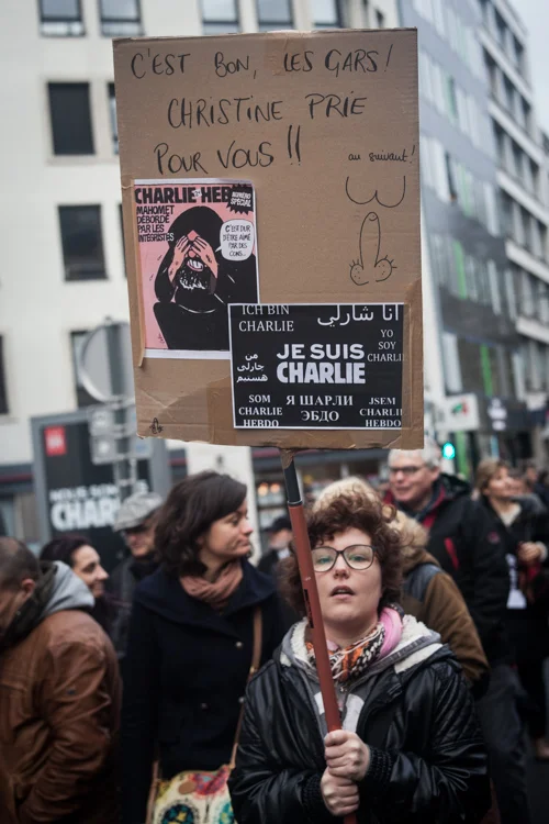 Reportage sur la manifestation de soutien national, suite à l'attentat perpétré à Paris dans la rédaction de Charlie Hebdo. Lille, 10 janvier 2015. 40 000 personnes. Publié sur le site de dailynord.fr