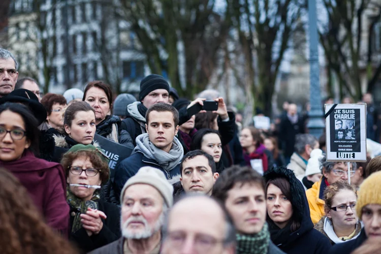 Reportage sur la manifestation de soutien national, suite à l'attentat perpétré à Paris dans la rédaction de Charlie Hebdo. Lille, 10 janvier 2015. 40 000 personnes. Publié sur le site de dailynord.fr