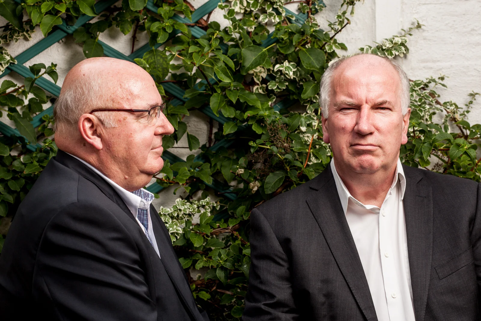 Les frères Alain, et Eric Bocquet. L'un est député, l'autre est sénateur. Ils ont co-écrit "Sans Domicile Fisc", un ouvrage enquêtant sur le phénomène de l'évasion fiscale. Publié dans L'Humanité Dimanche