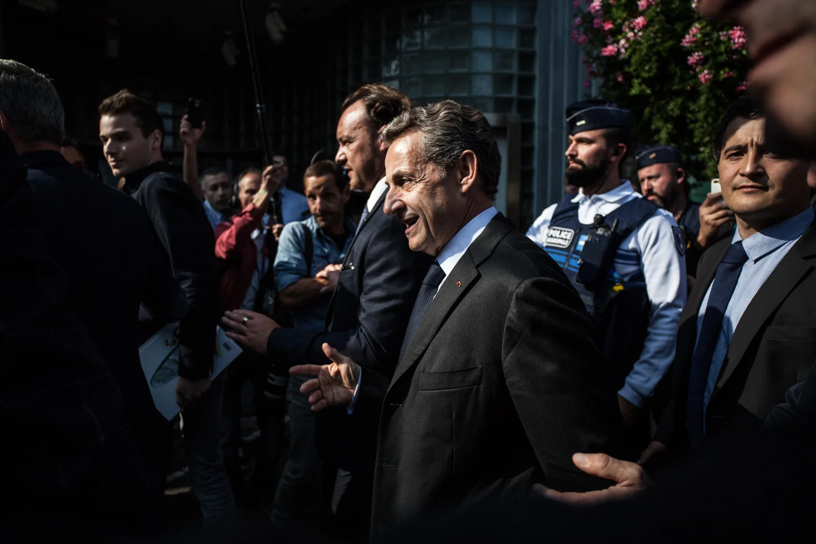 Nicolas Sarkozy lors de son arrivée dans une librairie à Tourcoing afin de dédicacer son livre, "Tout pour la France". Septembre 2016.