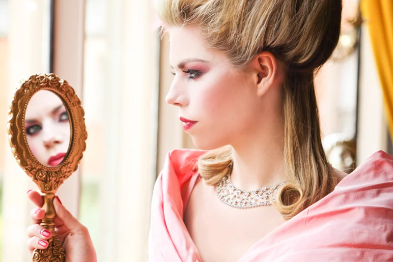 Our golden hand mirrors are a perfect way to check your makeup throughout the day they are also perfect to be captured in your photography 
