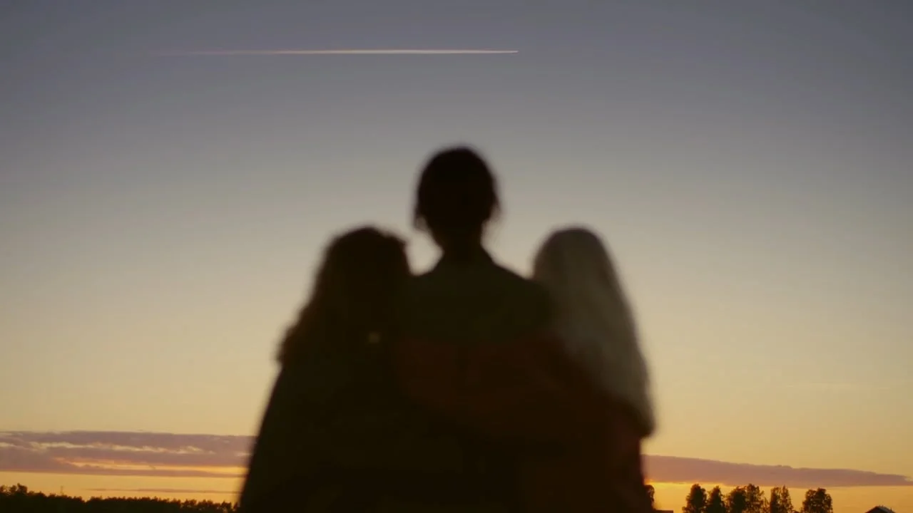 Iisa -Kukaan ei oo kenenkään