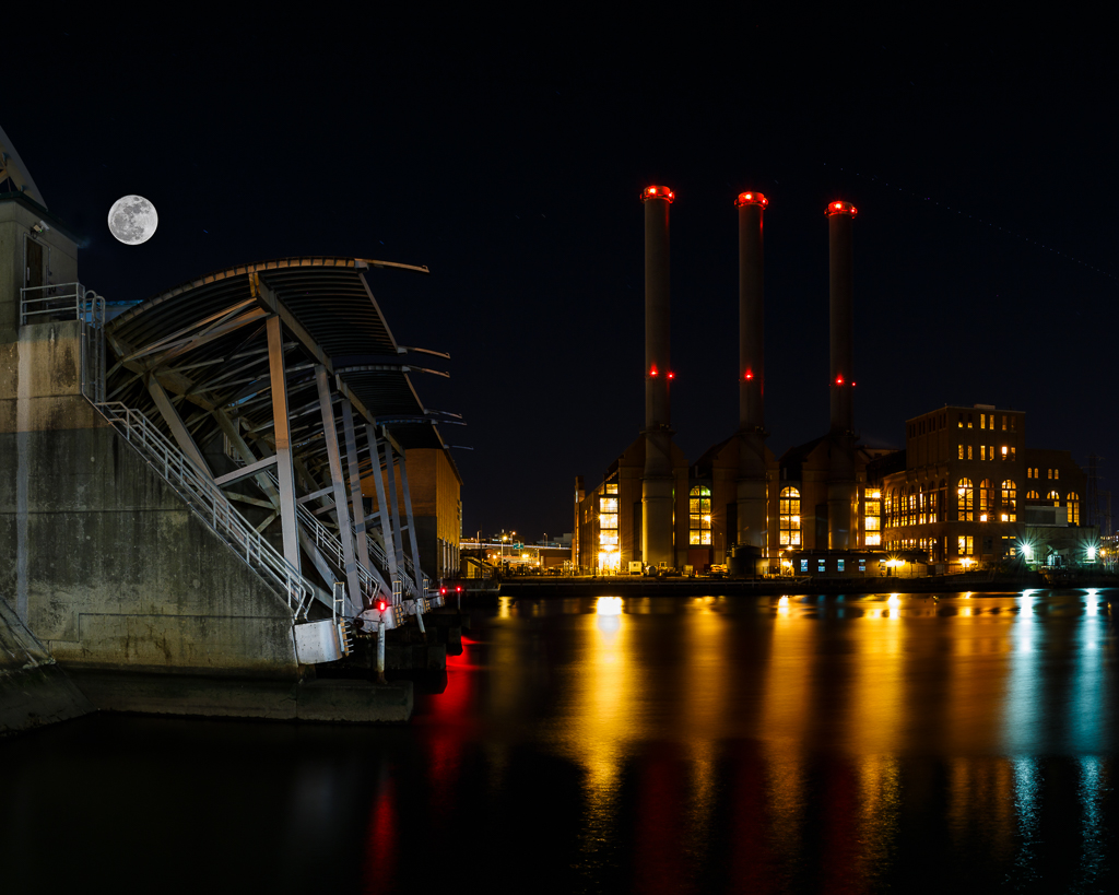 This image is made up of four vertical images stitched together with Lightroom. I used the tripod head rotation to over lap each image by about 33%.
