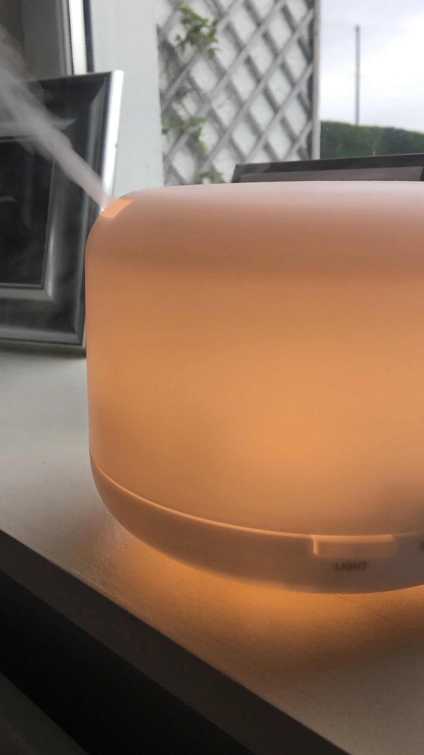 Soft light on my oil diffuser. 💛