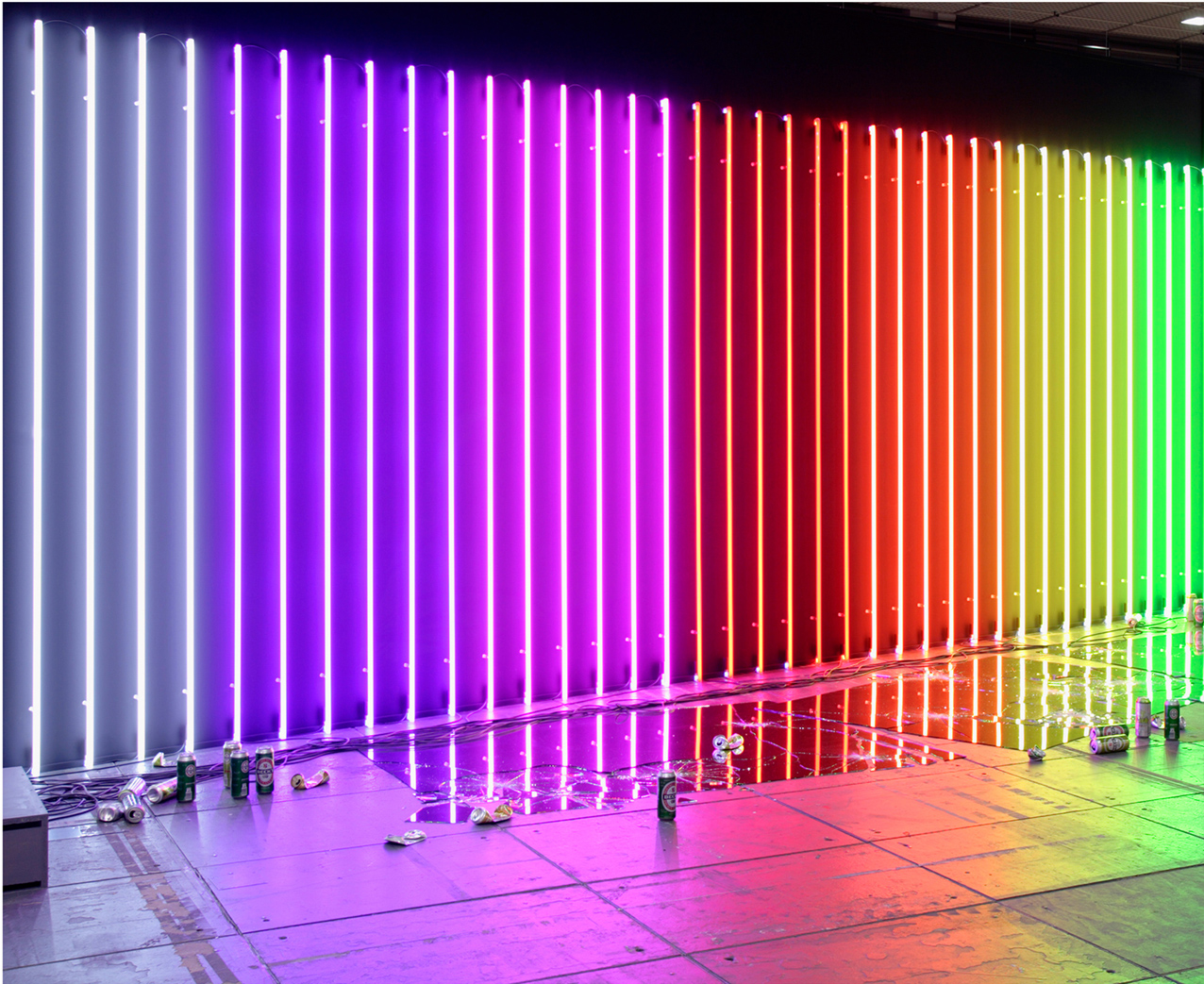 Johnny Won't Go To Heaven (2006) Neon (42 parts), mirror glass, beer cans H. 11.15 feet (340 xcm) Big City Lab , 2006, Artforum Berlin