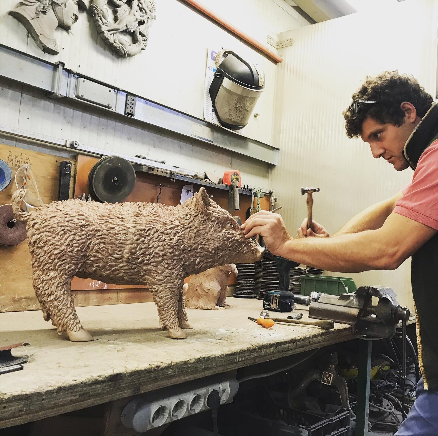 #chisel #wildboar 
.
.
#bronzesculpture #amazing  #contemporaryartist #sculpture #bronze  #art #fineart #animalsculpture #wildlifeartist  #wildlife #love #animals #follow #me #artist #handmade #artwork #cinghiale #nature #life #photooftheday #interio