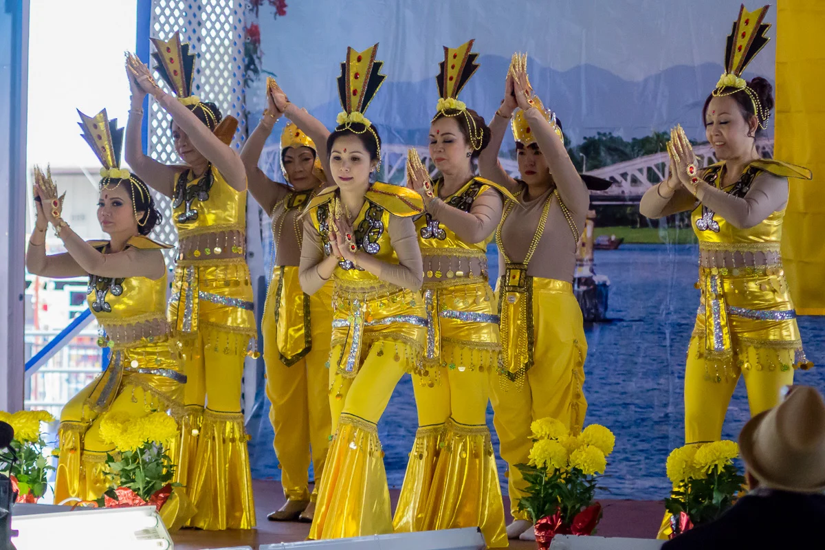 So what happens at a Vietnamese Lunar Festival "TET" ?