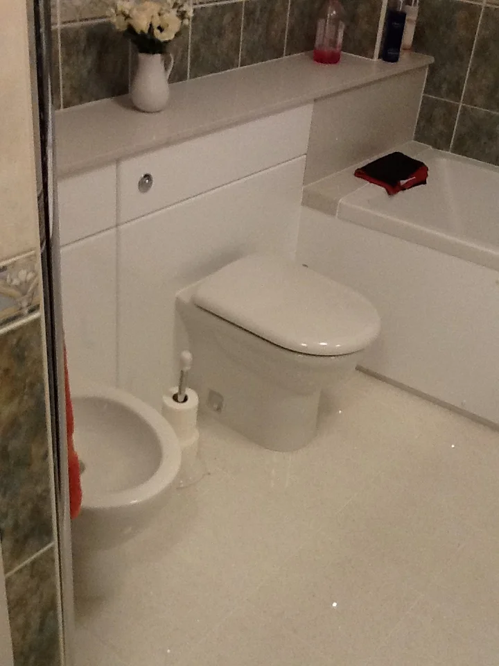 Bathroom IMG_0084.JPG