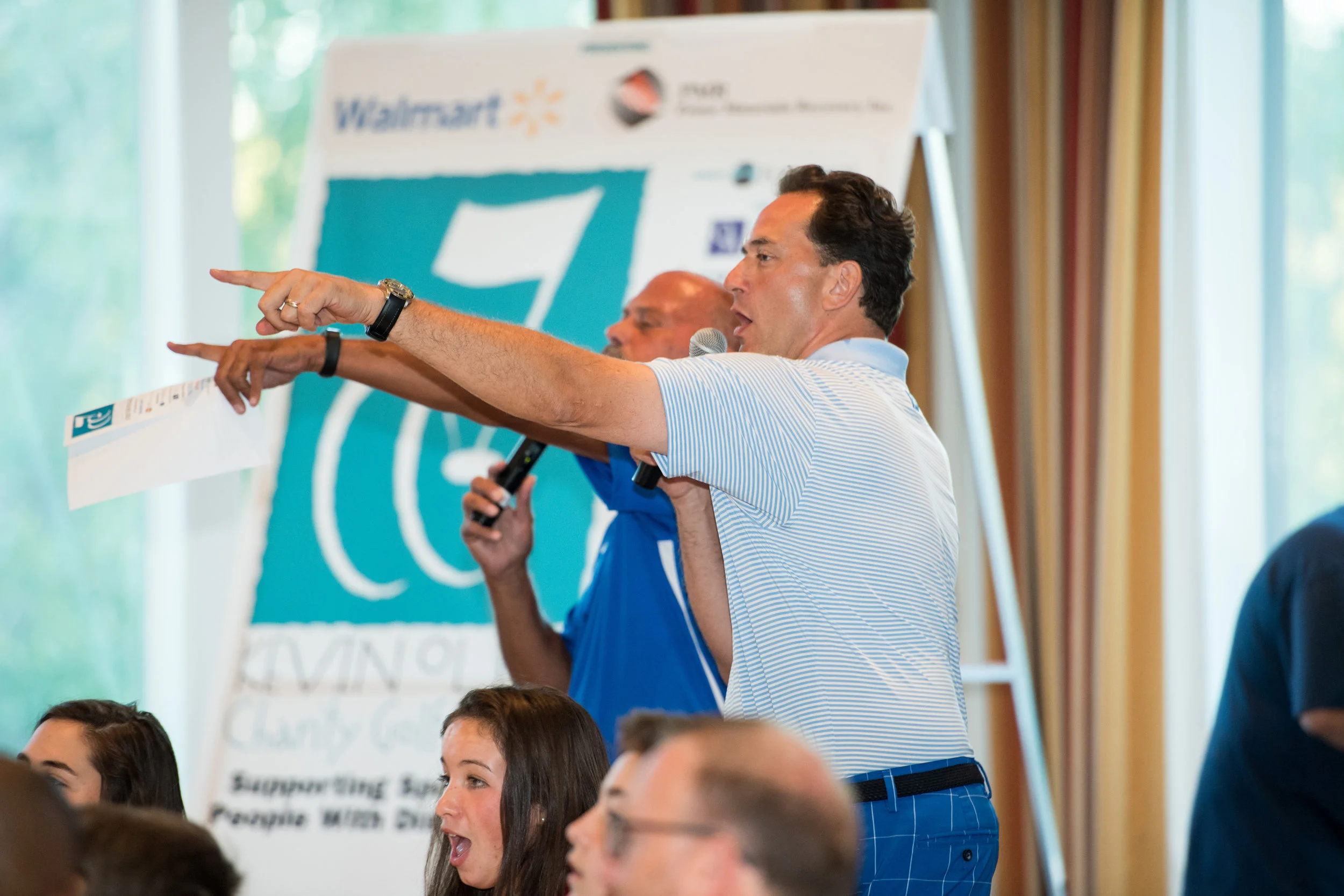 Live auction heats up