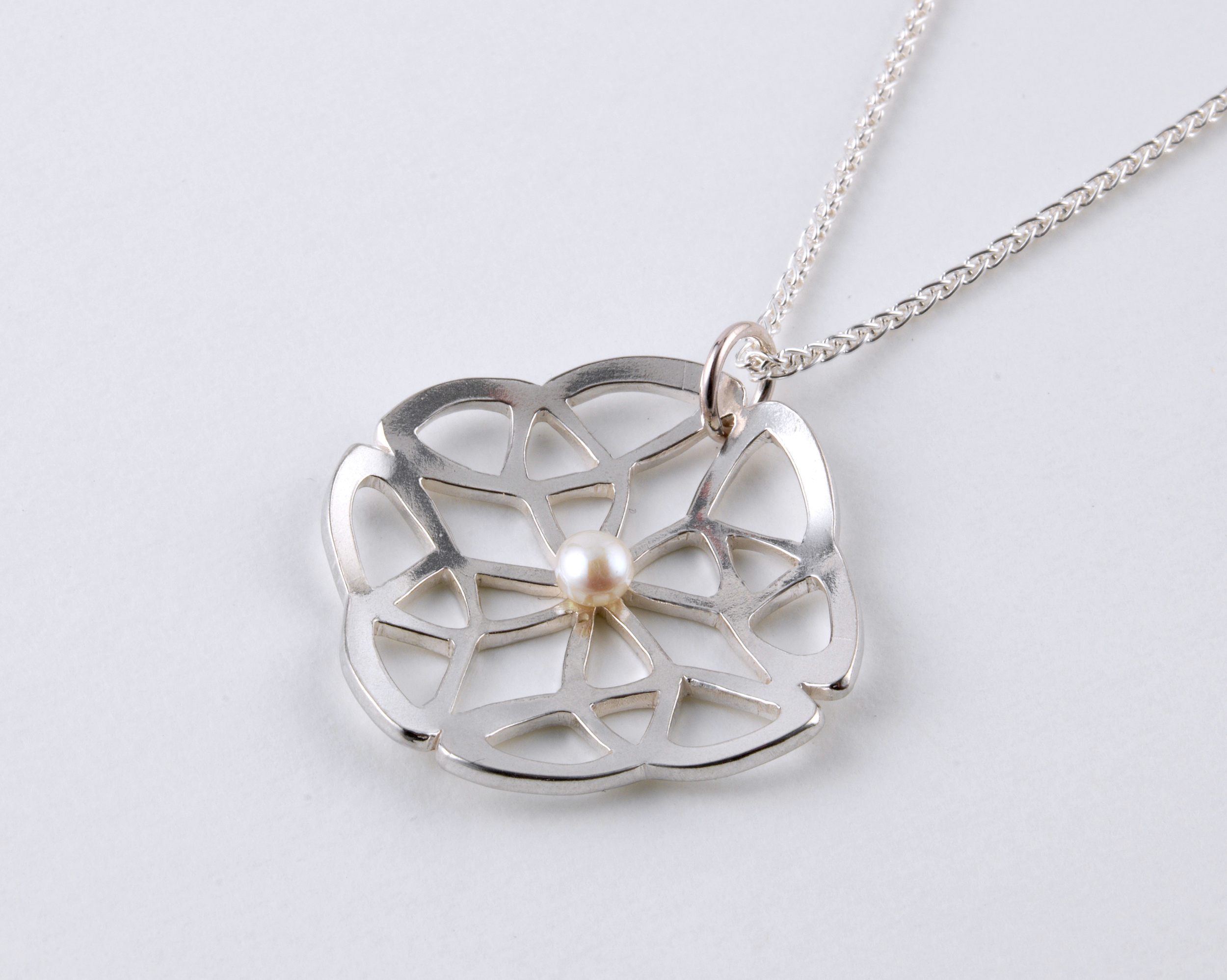 Freshwater pearl pendant.jpg