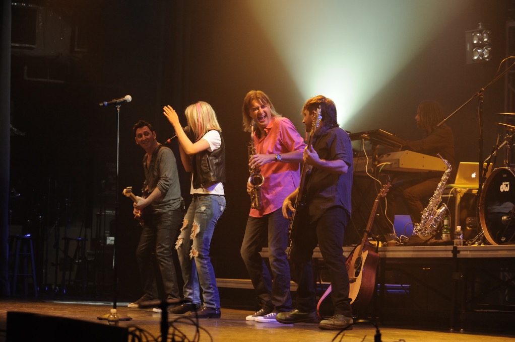 Shown L to R: Jay Gore, Olivia Rox, WH, Ben White & Rodney Lee. Courtesy of Cary Gillaspie. 